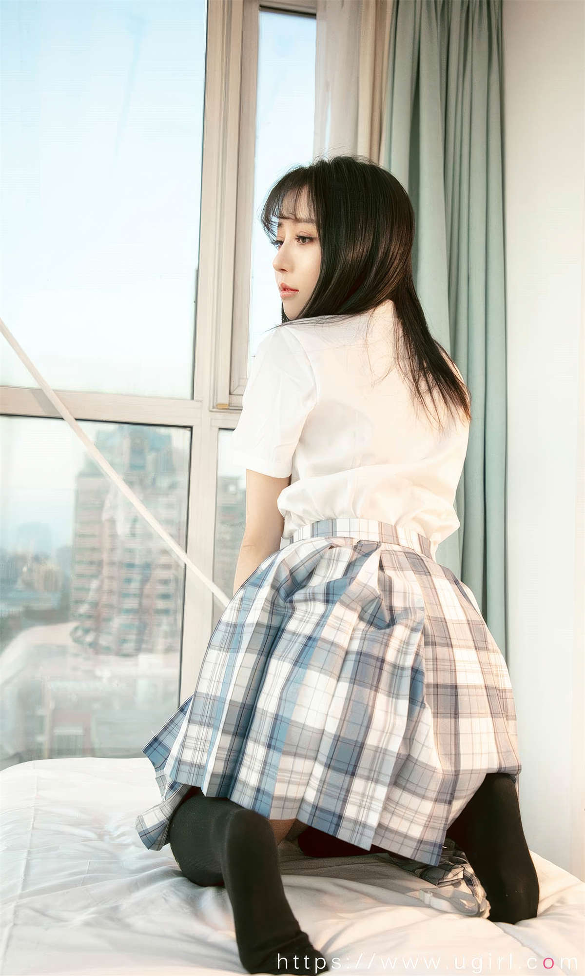Ugirls爱尤物 NO.2929 白亦ada 香色格子裙-日更街拍