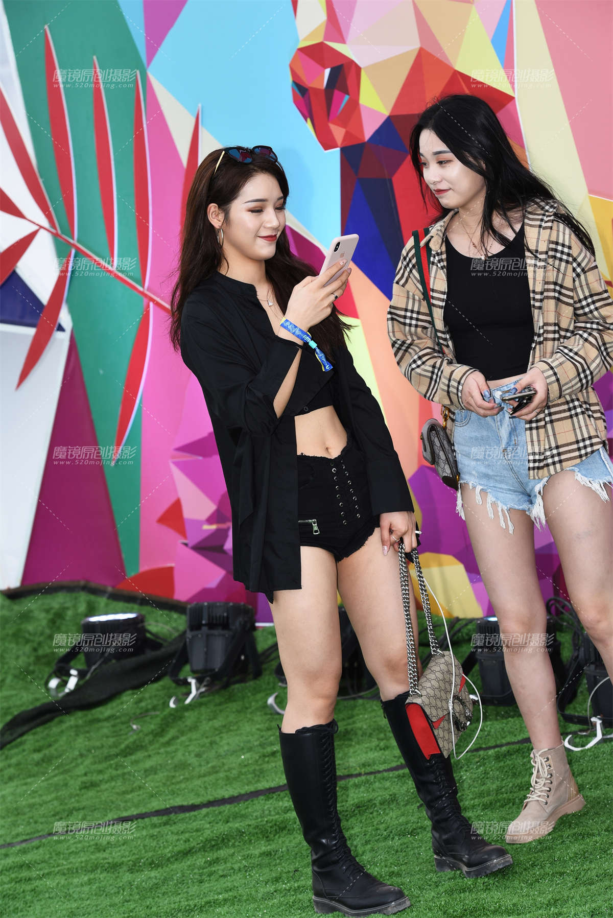 图片[2]-风吹沙地秀美臀-日更街拍