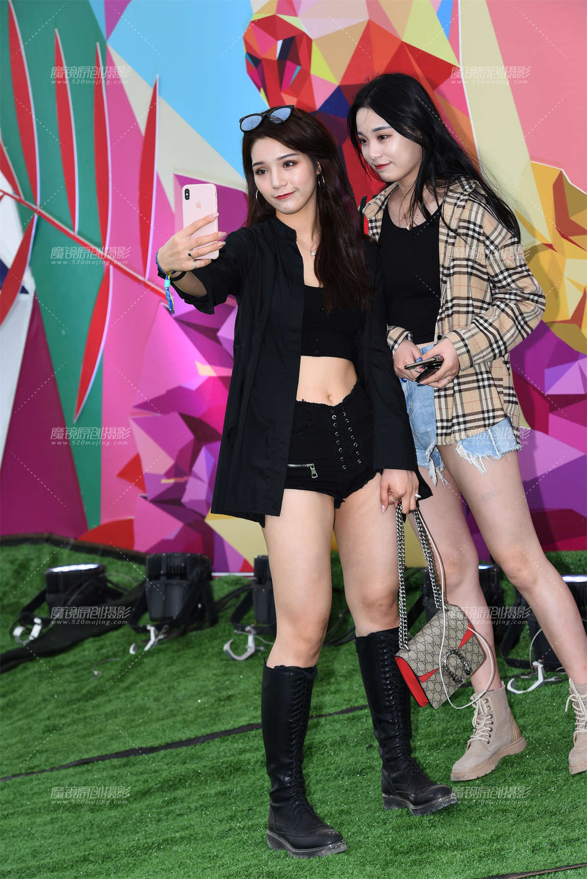 风吹沙地秀美臀-日更街拍