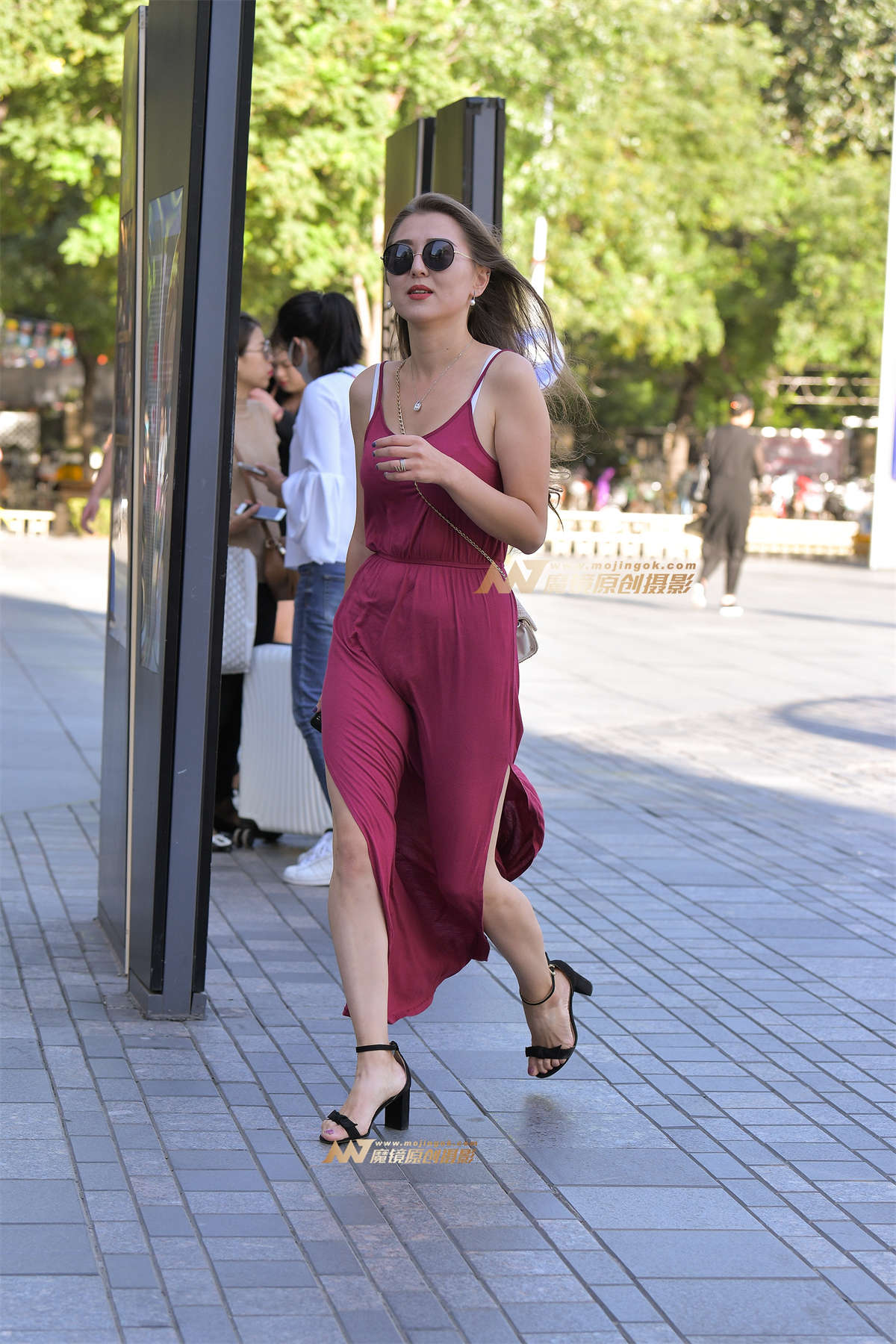 【红石赛帖】性感红色长裙少妇-日更街拍