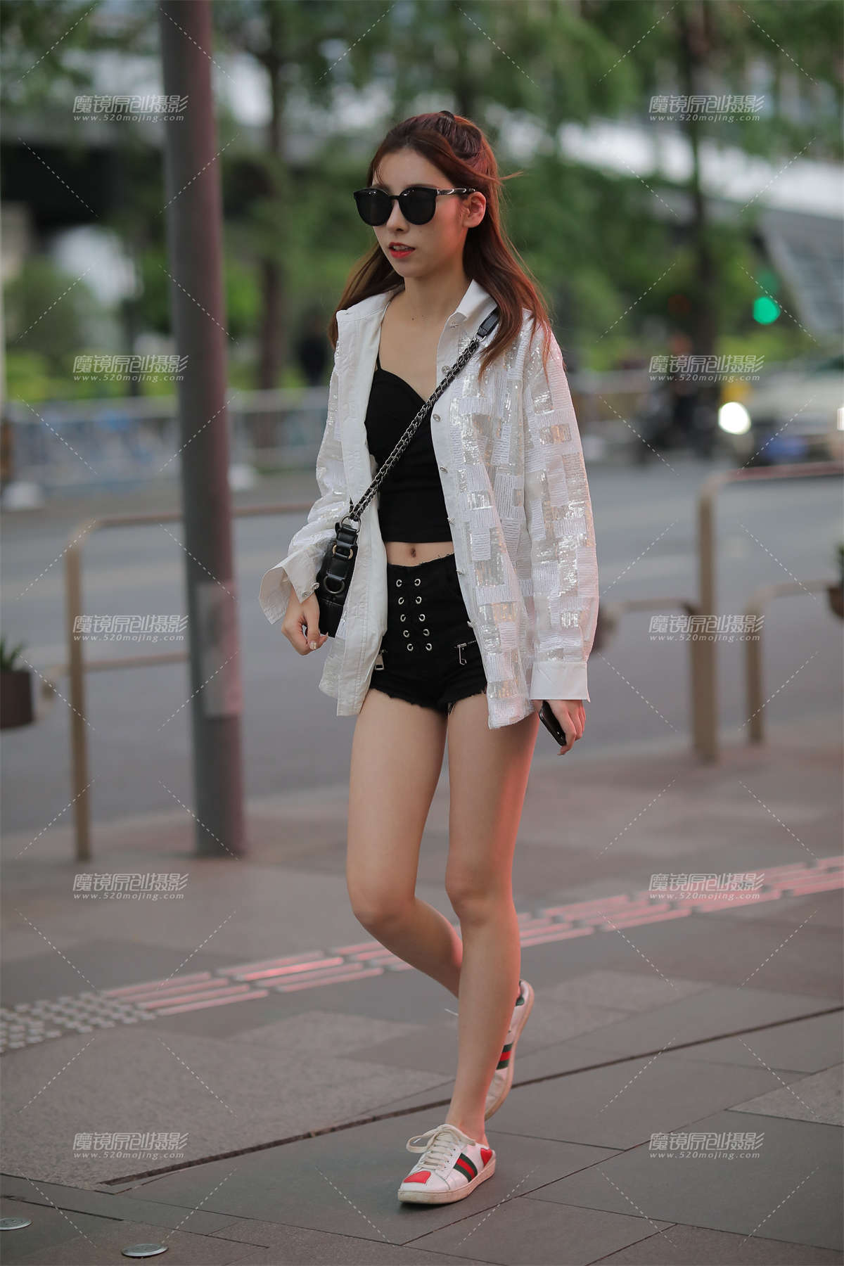 【凯恩赛贴】清纯小妹弯弯月牙-日更街拍