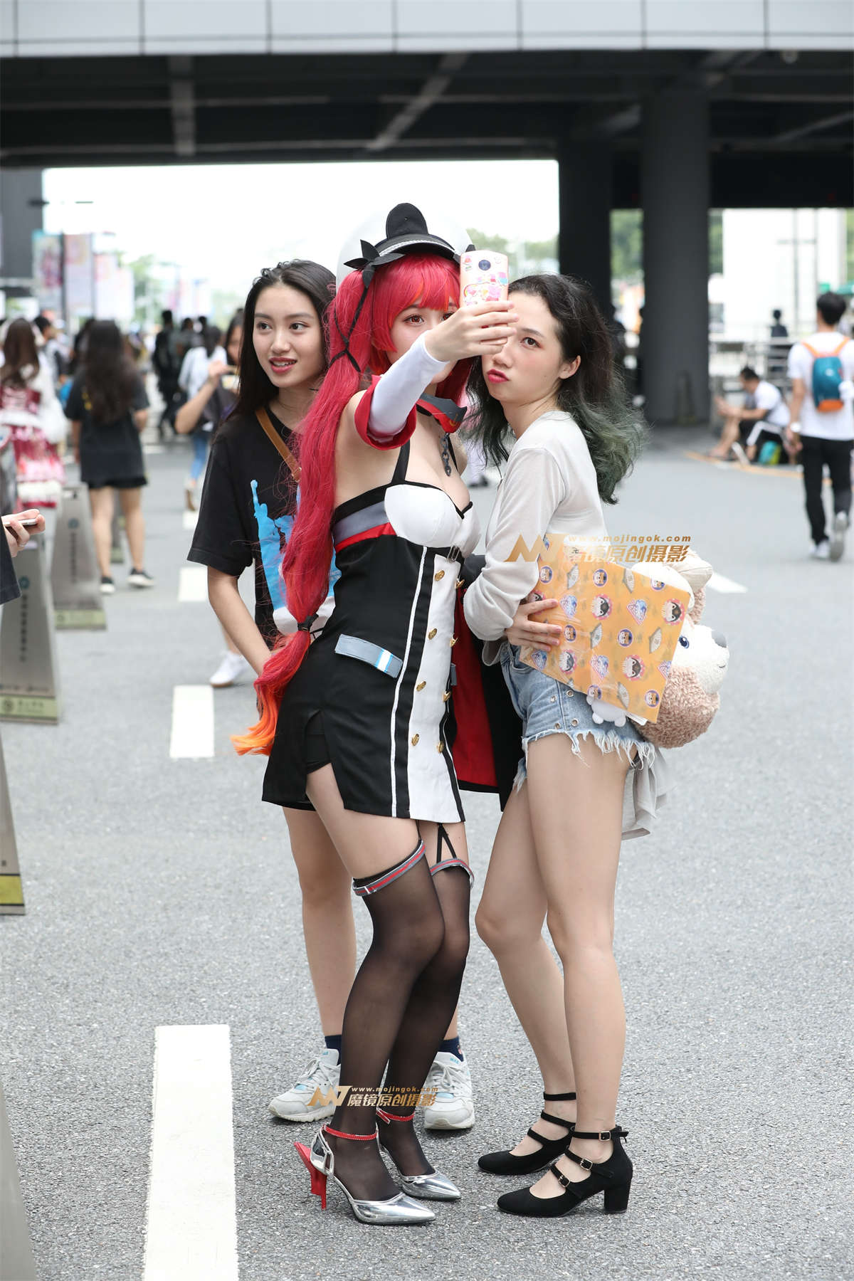 [辉辉赛贴]长筒黑丝美腿小妹妹-日更街拍