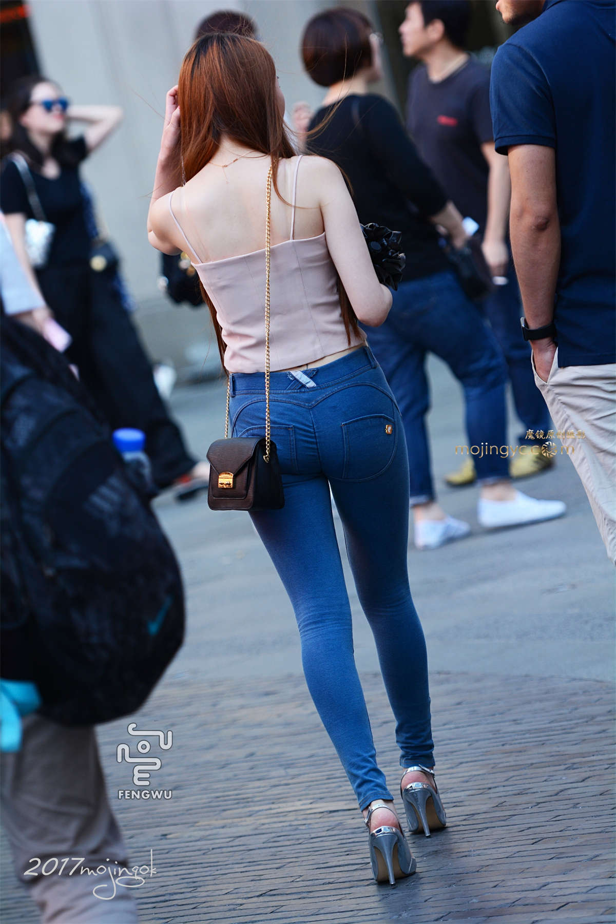 图片[2]-咔喳赛2 紧身牛仔俏佳人-日更街拍