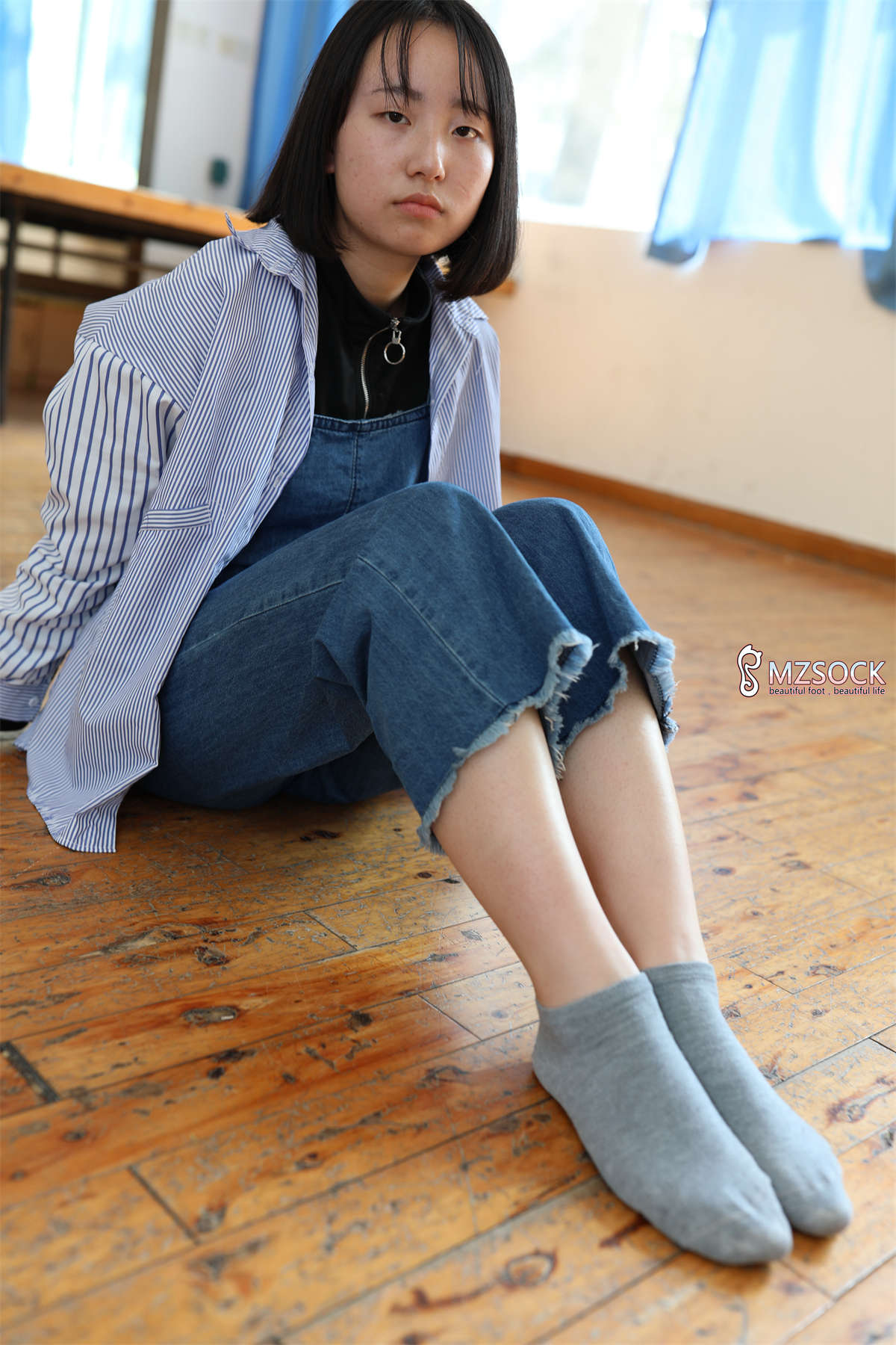 MZSOCK-2019 NO.001 肖弧-日更街拍