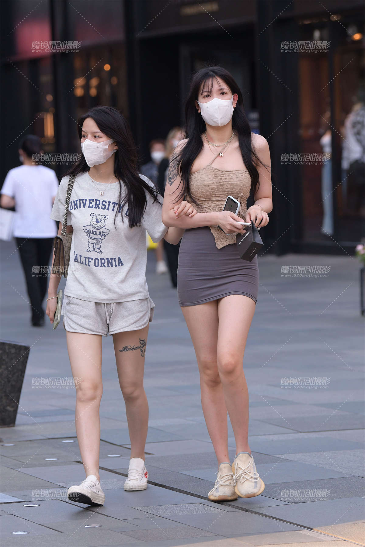 超短包臀裙长腿女孩-日更街拍