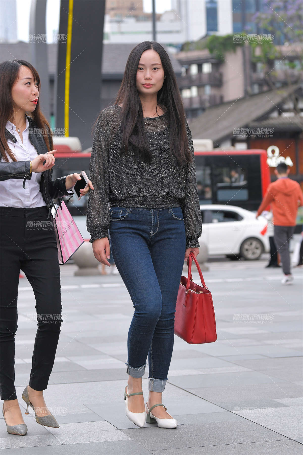 紧牛小姐姐-日更街拍