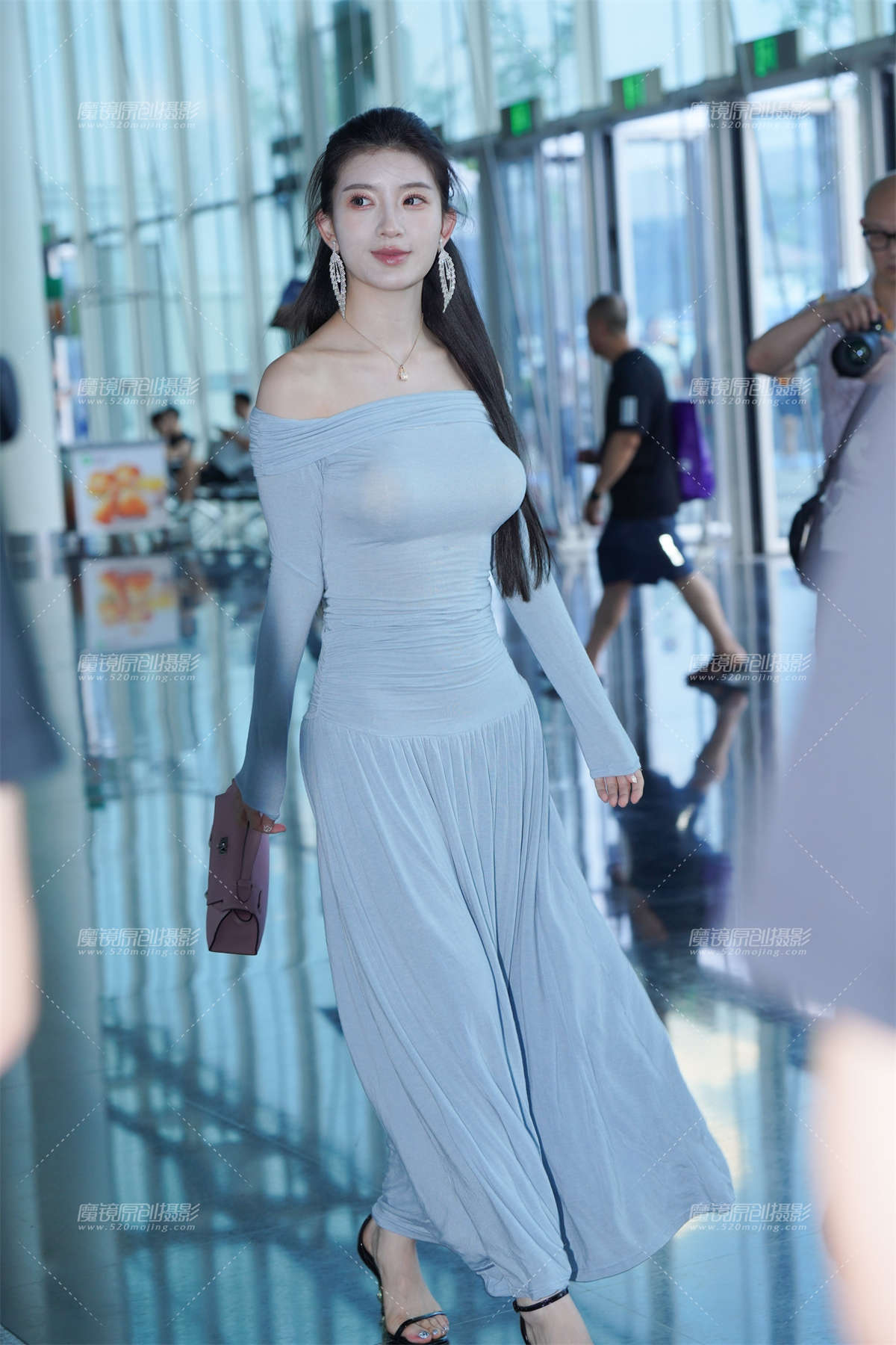 眉清目秀-日更街拍