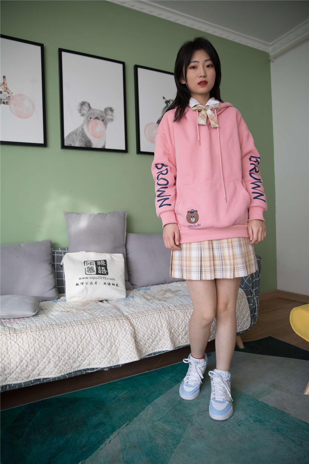 物恋传媒342期：小凌-水晶之痕-日更街拍