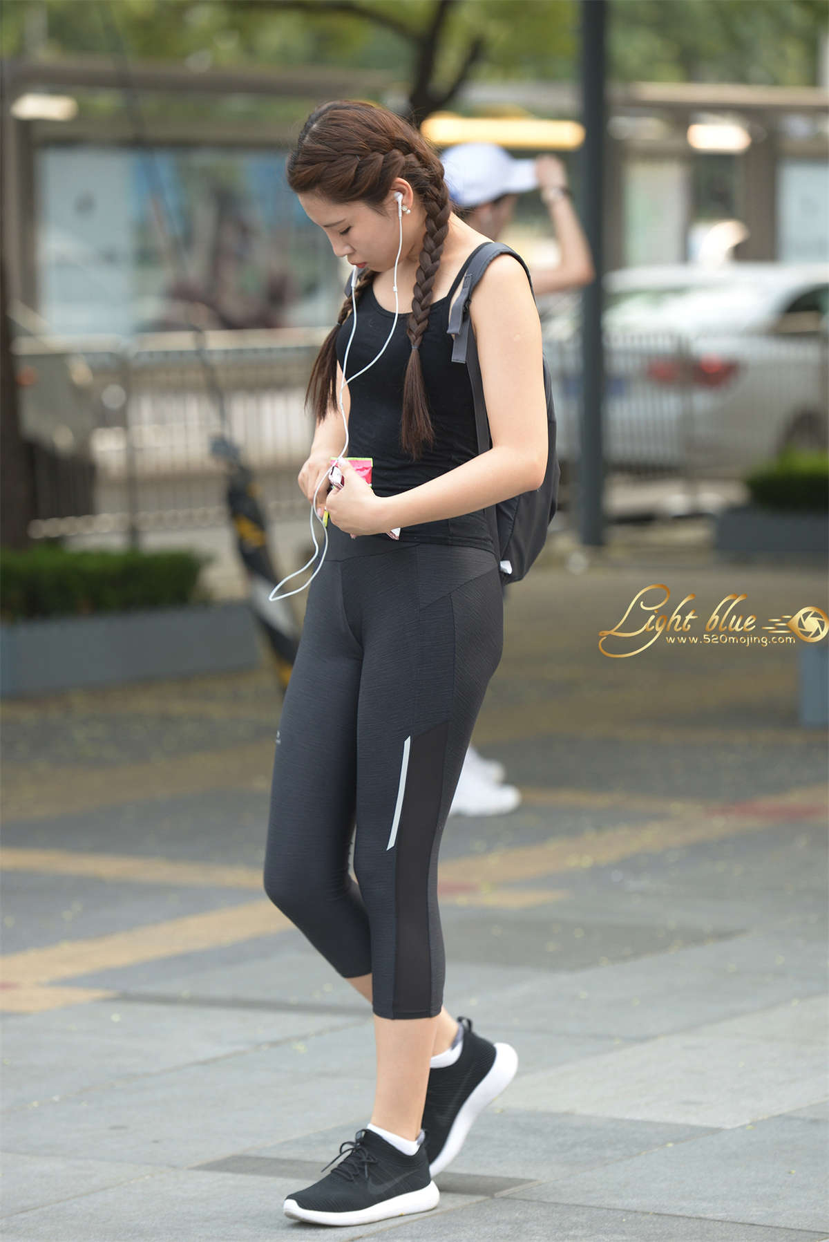 紧身运动健美裤-日更街拍