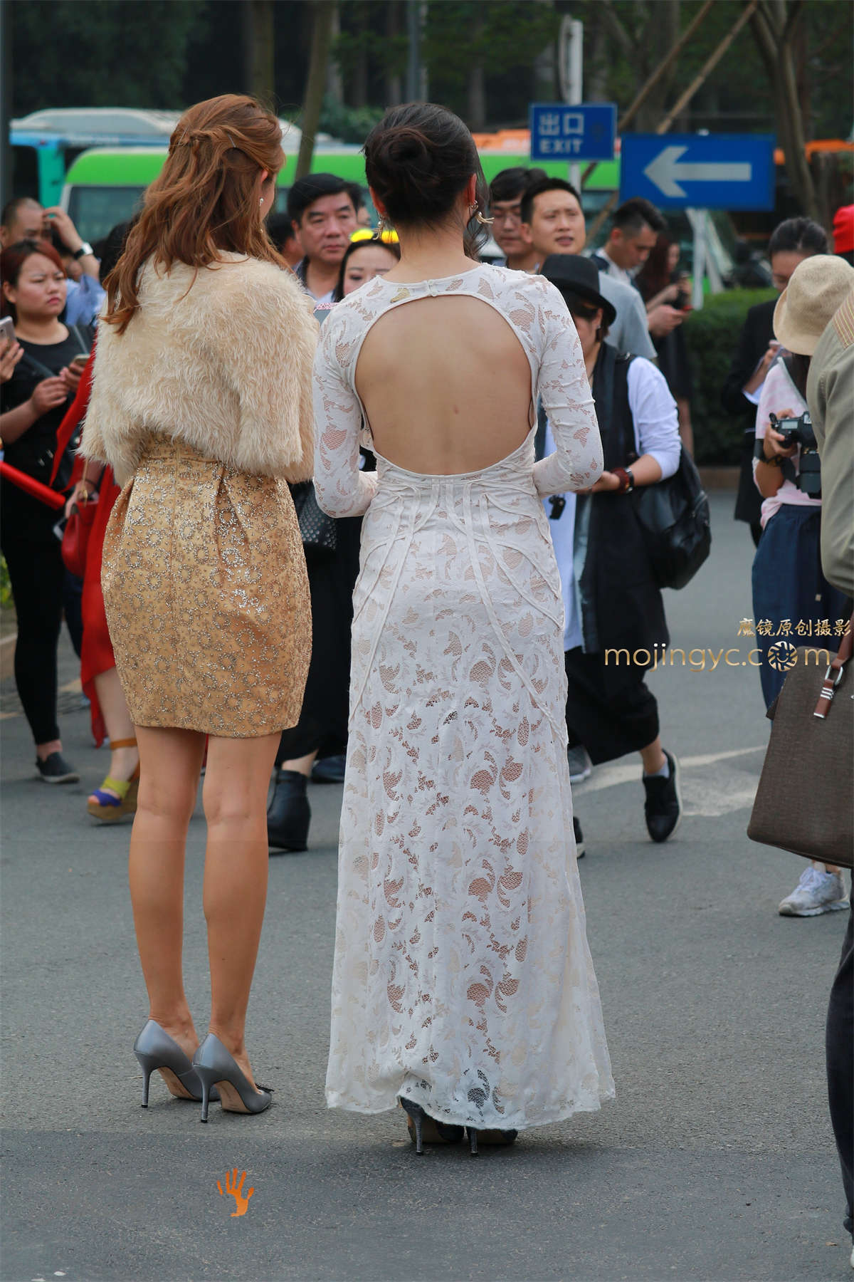 图片[2]-旺夫相十足的性感镂背美女-日更街拍