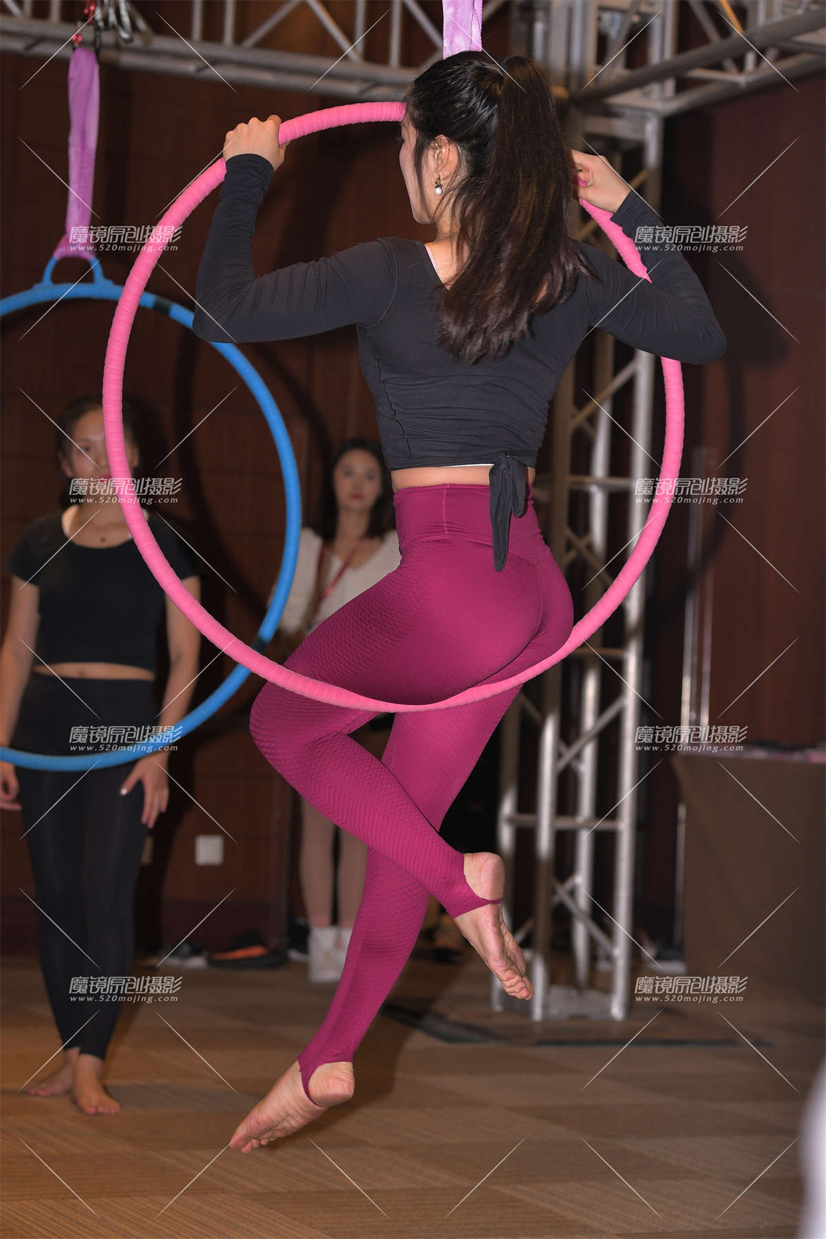 图片[2]-【红石赛帖】瑜伽吊环少妇-日更街拍