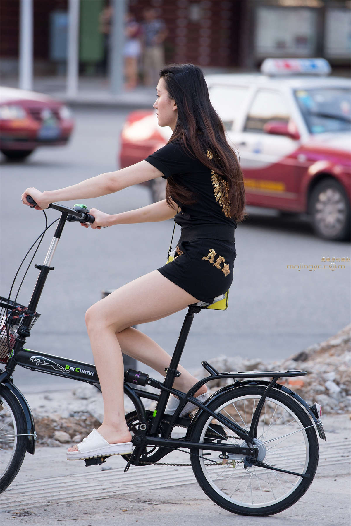 短裤，裸腿，凉拖-日更街拍