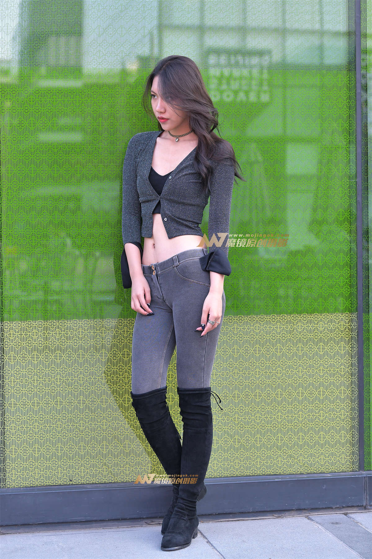 【红石赛帖】性感蜜桃裤美女-日更街拍