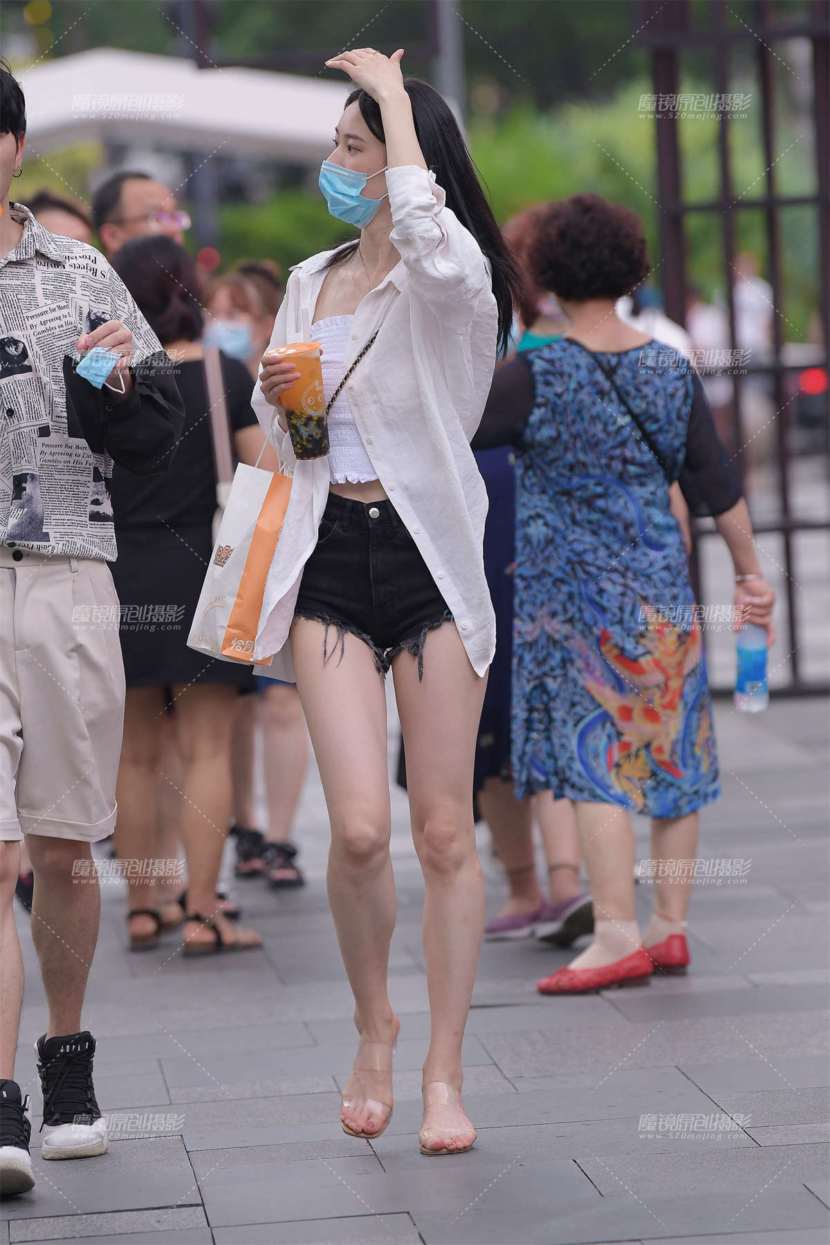HAOMEIde热裤美女-日更街拍
