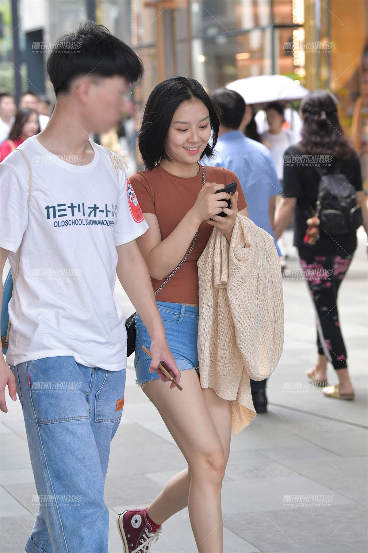 惊人de热裤女孩-日更街拍