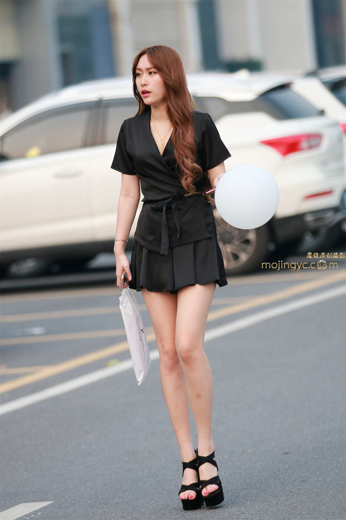 一身气质黑 美不胜收-日更街拍