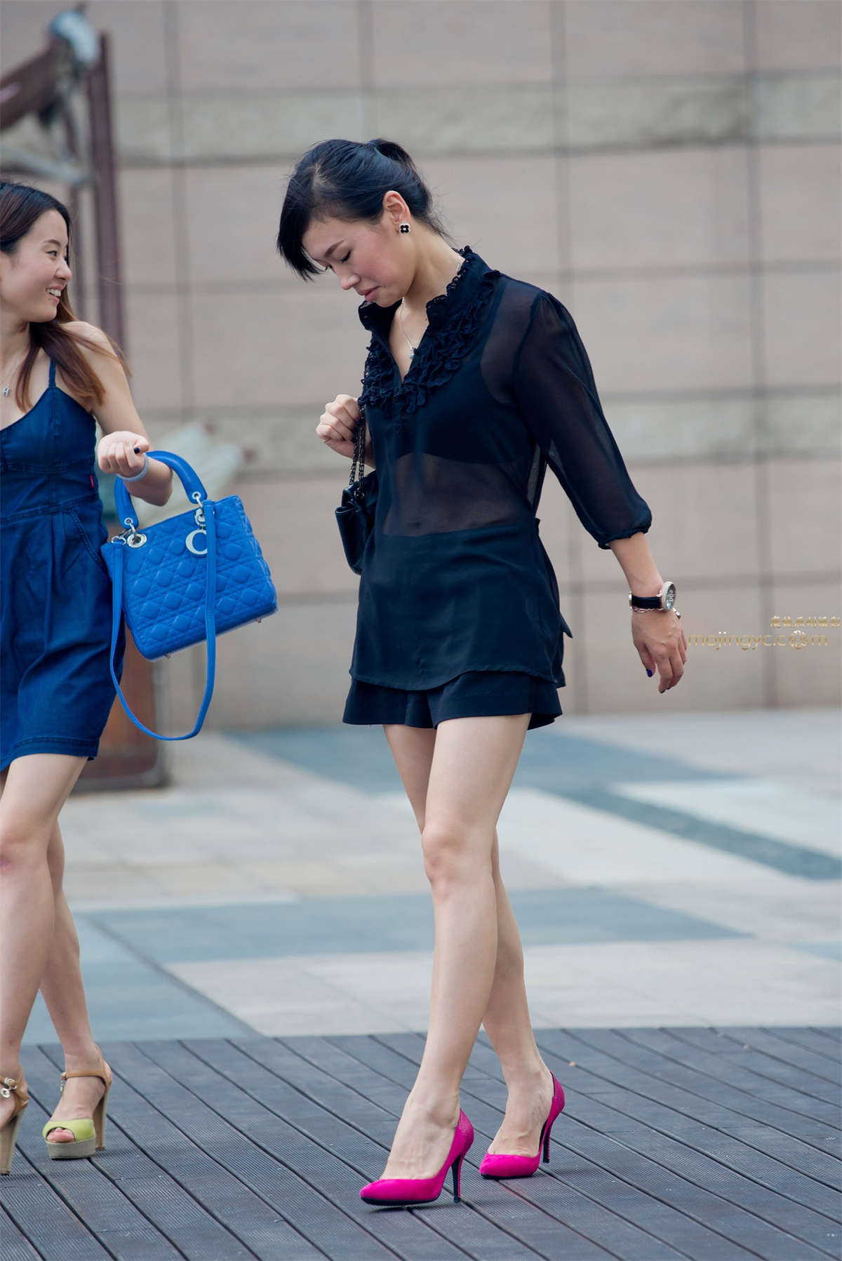 图片[2]-短裤和短裙，裸腿，高跟-日更街拍