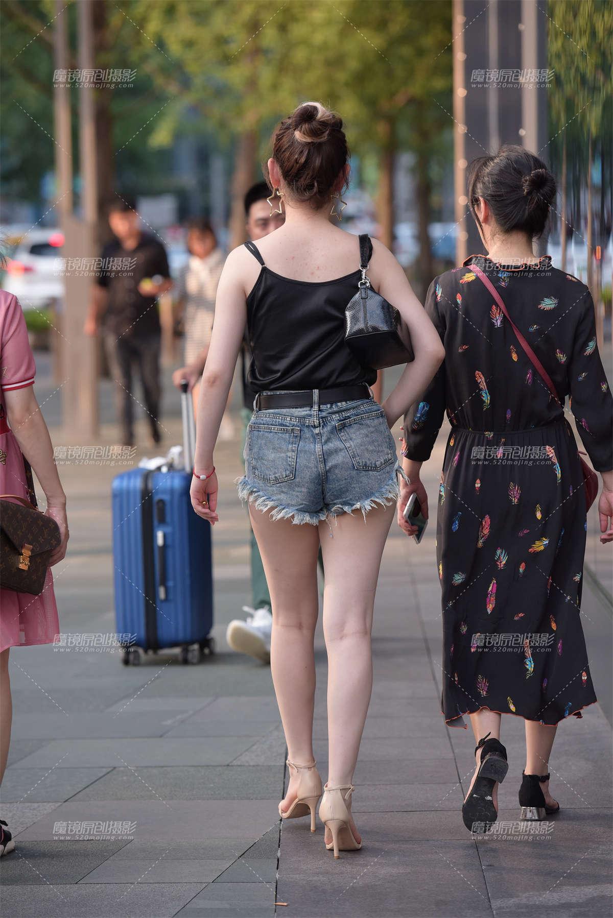 图片[2]-【慕容笙赛贴】热裤美女-日更街拍