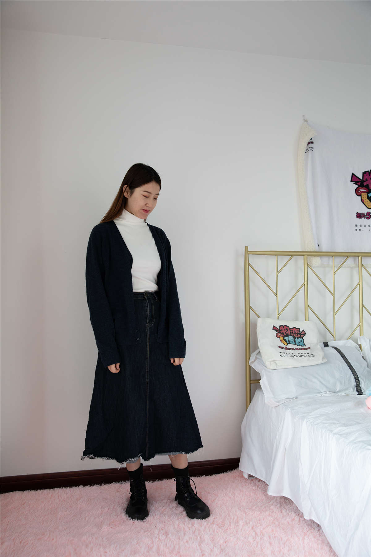 物恋传媒 NO.628 夏雪-雪夜独斟-日更街拍