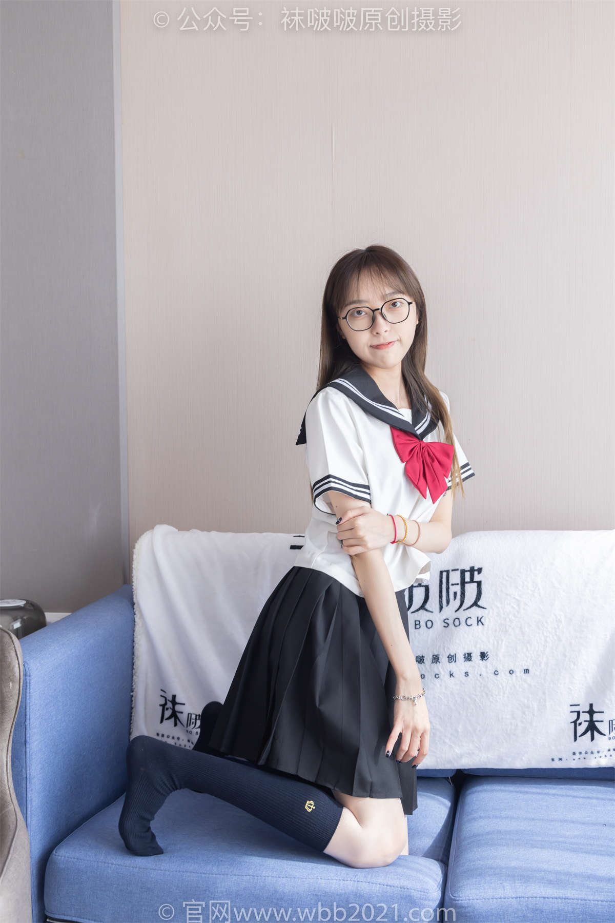 图片[2]-袜啵啵 No.530 稚予-皮鞋、高跟鞋、深蓝色小腿棉袜、油亮白丝（脚尖透明款）、油亮肉丝（脚尖透明款）、jk制服 花絮版-日更街拍