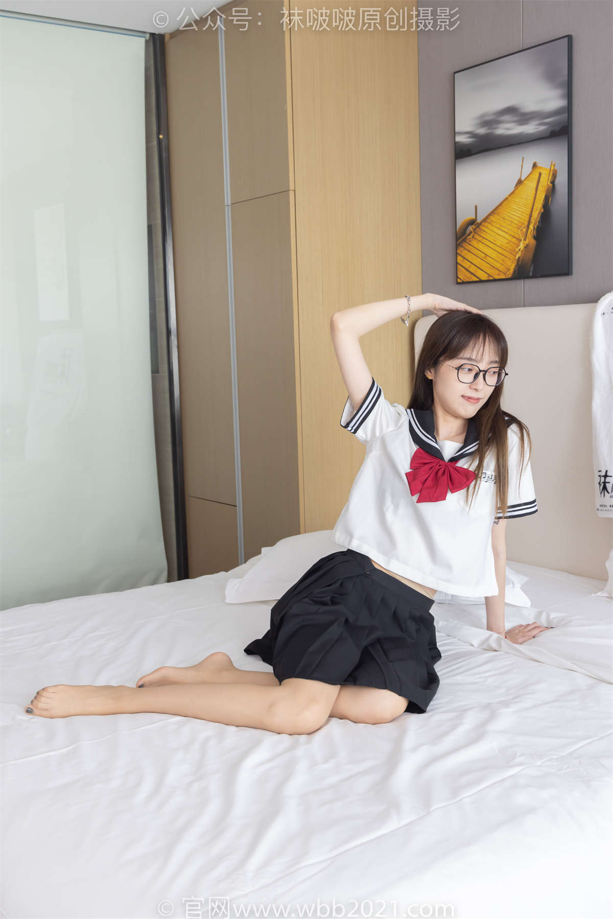 袜啵啵 No.530 稚予-皮鞋、高跟鞋、深蓝色小腿棉袜、油亮白丝（脚尖透明款）、油亮肉丝（脚尖透明款）、jk制服 花絮版-日更街拍