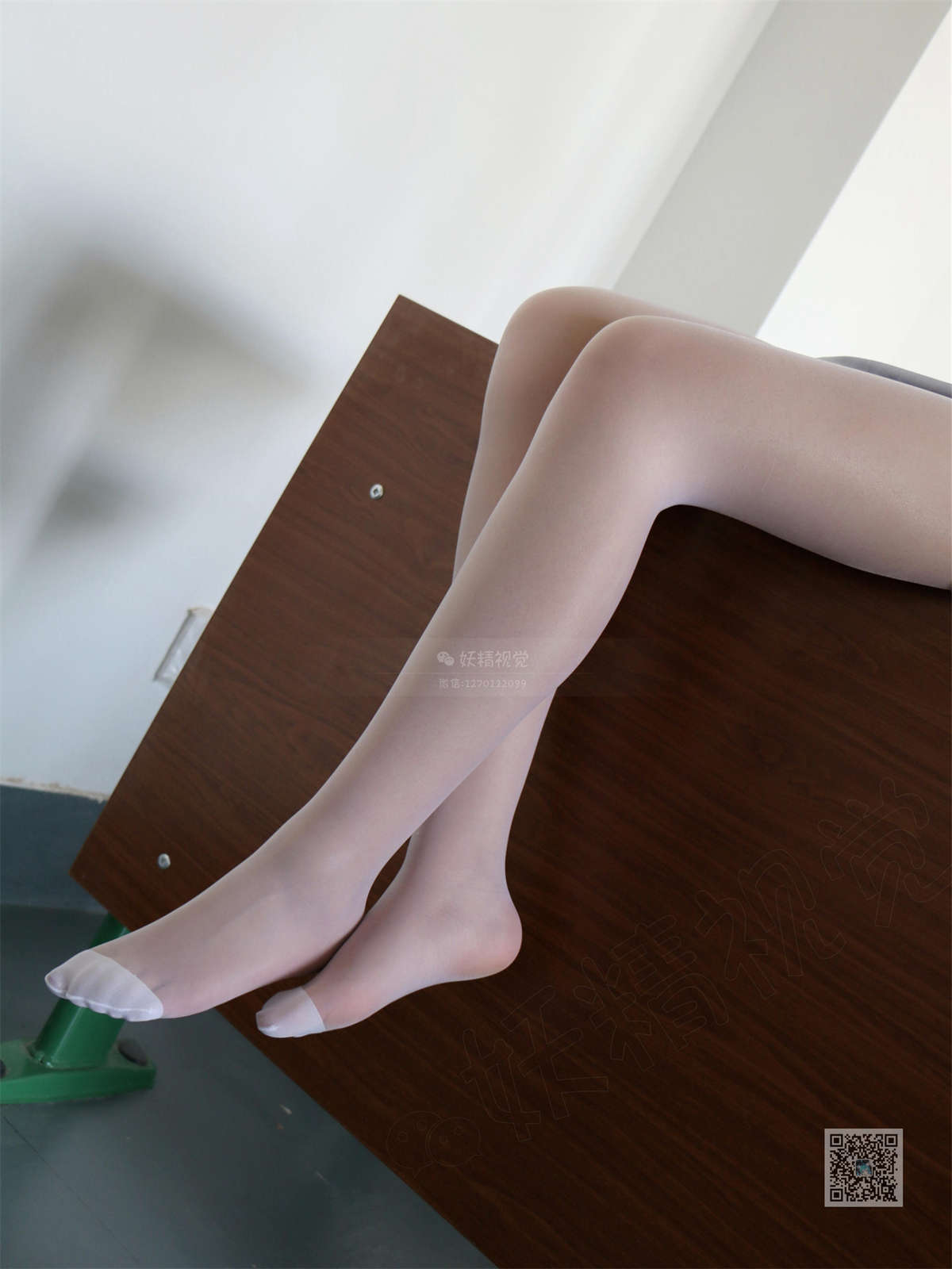 妖精视觉 NO.041 甜甜 纯净白丝-日更街拍