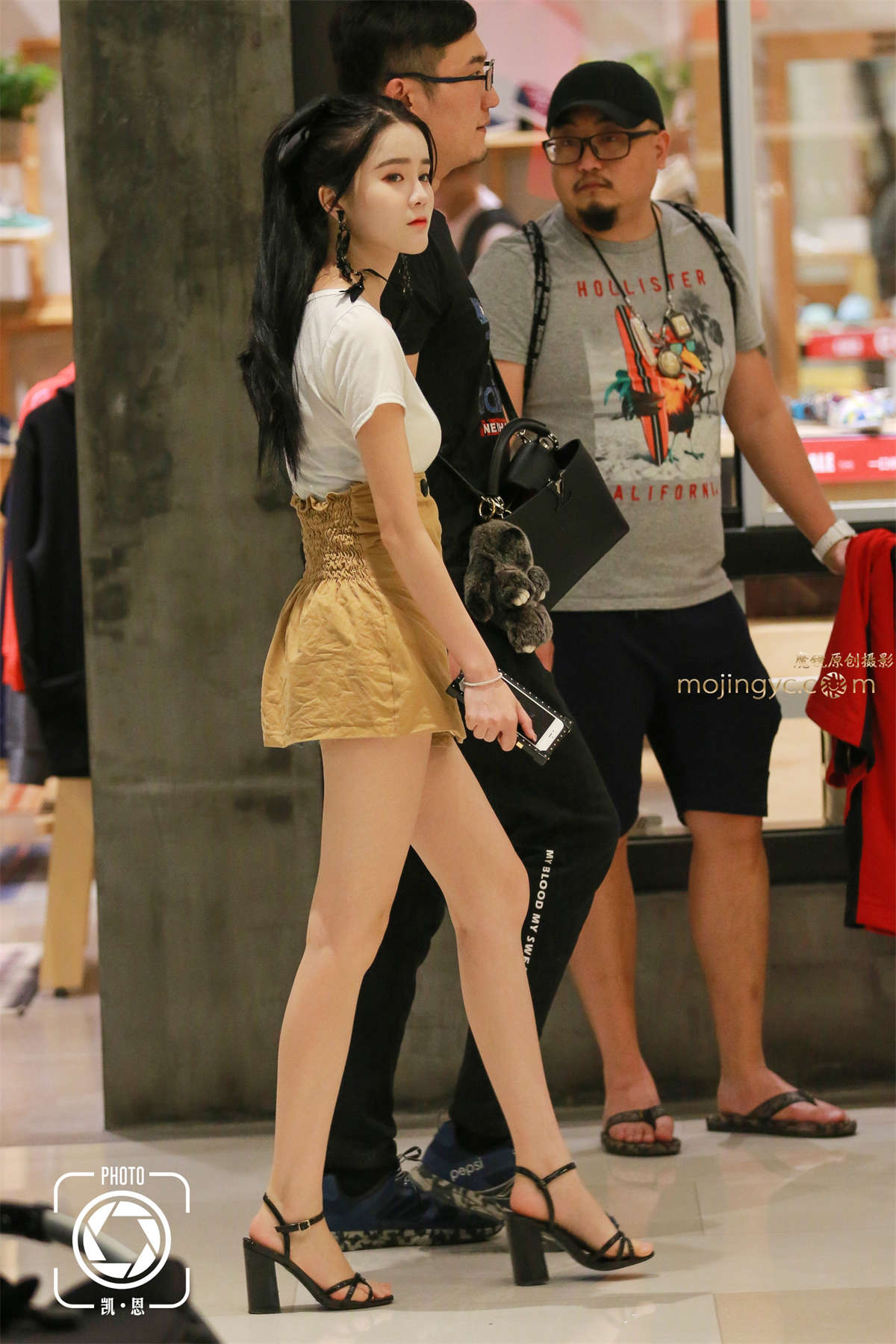 再次偶遇漂亮的女朋友-日更街拍