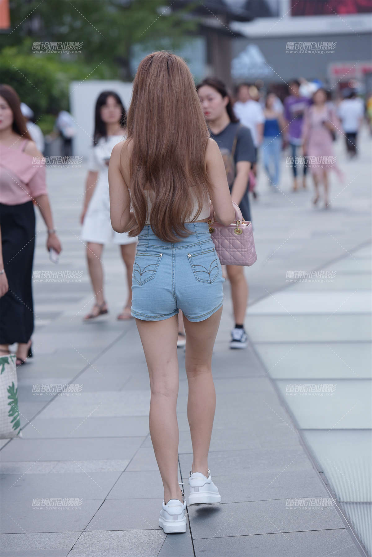 图片[2]-【慕容笙赛贴】热裤小姐姐-日更街拍