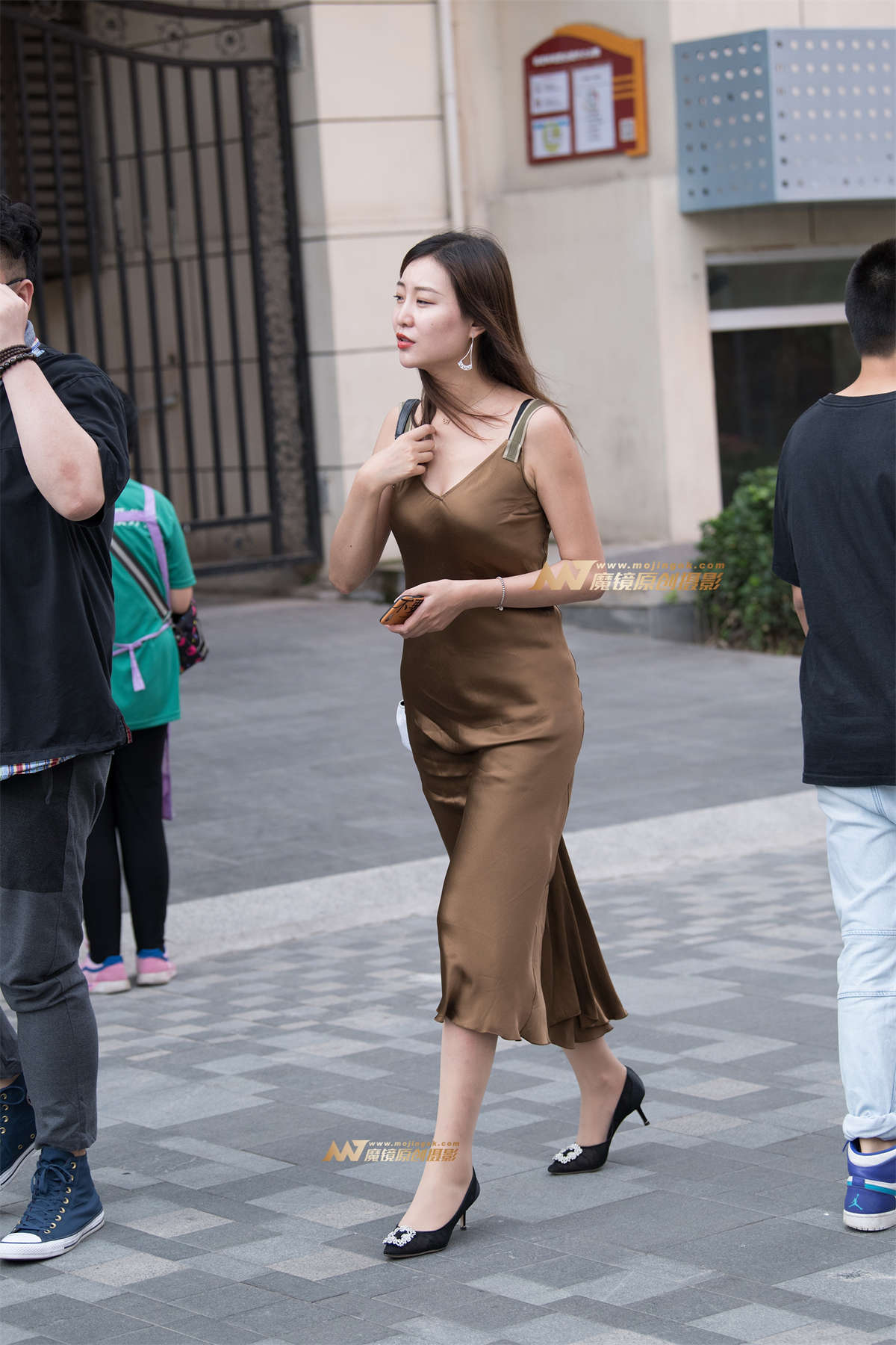 一只傻麋鹿赛帖 如此淡雅美丽、像潺潺溪水缓缓流入心田-日更街拍