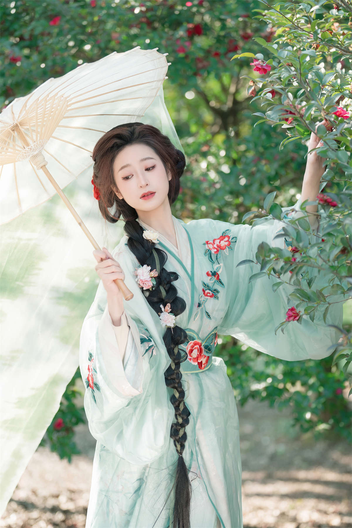 YITUYU艺图语 2025.04.05 山茶花 小何-日更街拍