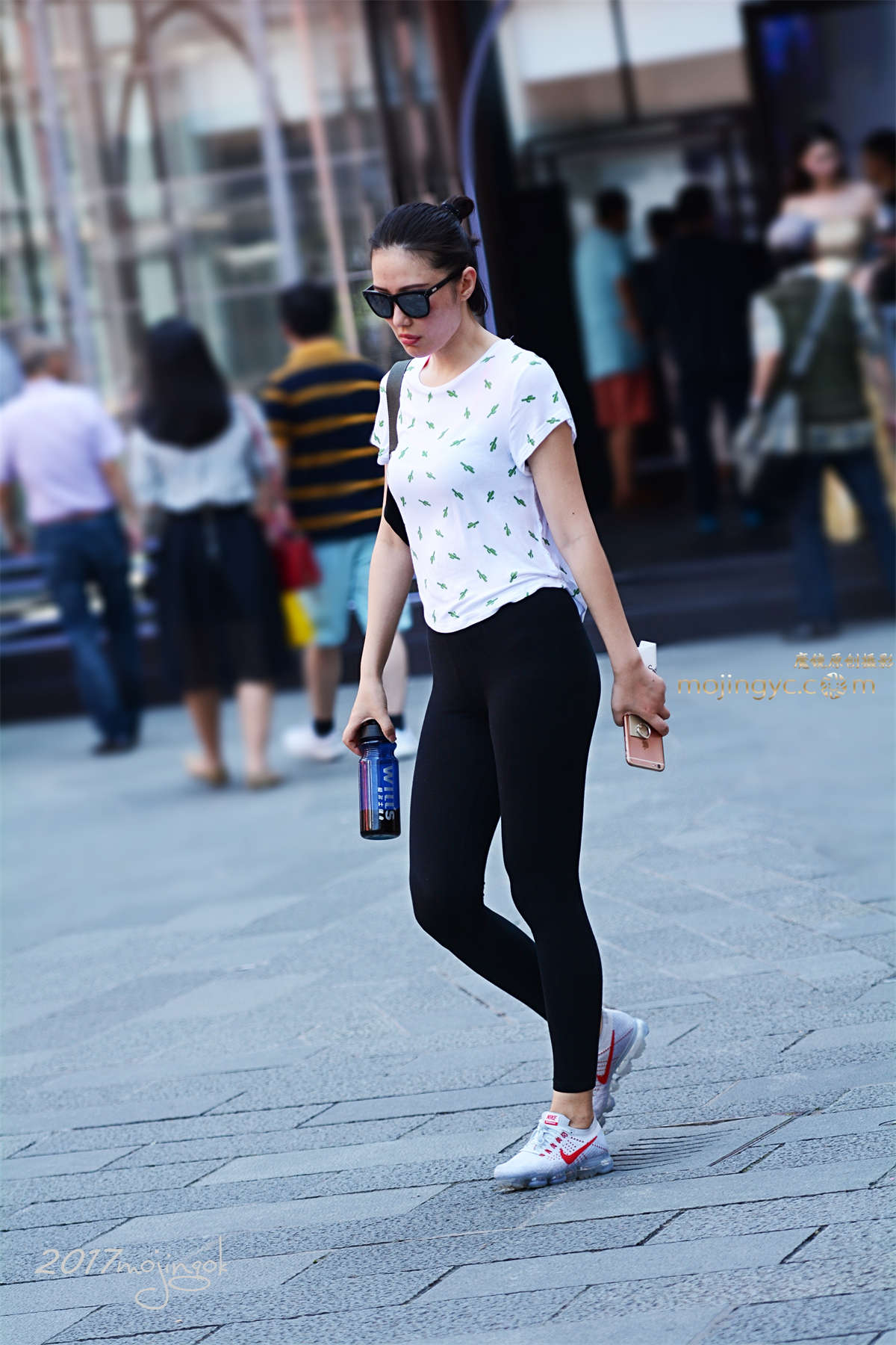 咔喳赛7 难道现在流行内穿T裤-日更街拍