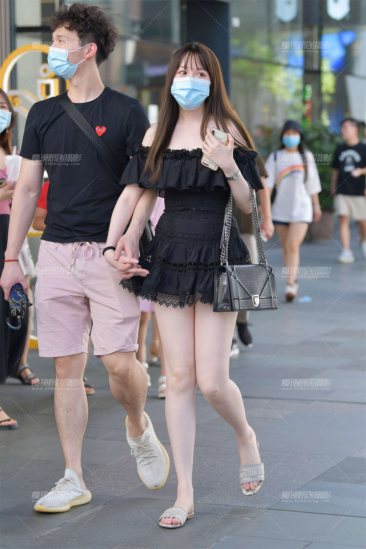 好喜欢这种微胖大白腿女孩-日更街拍