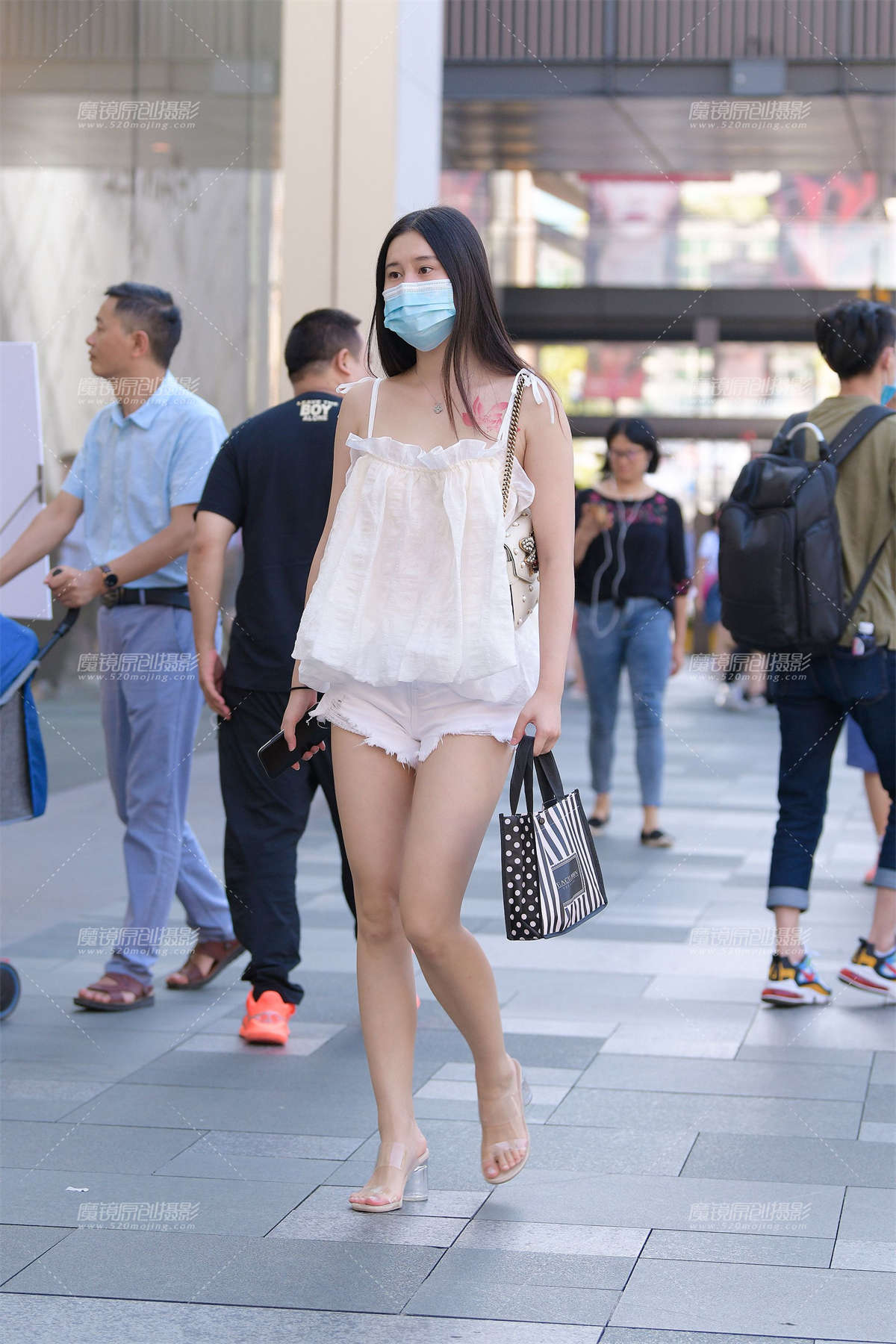 热裤长腿小姐姐~-日更街拍