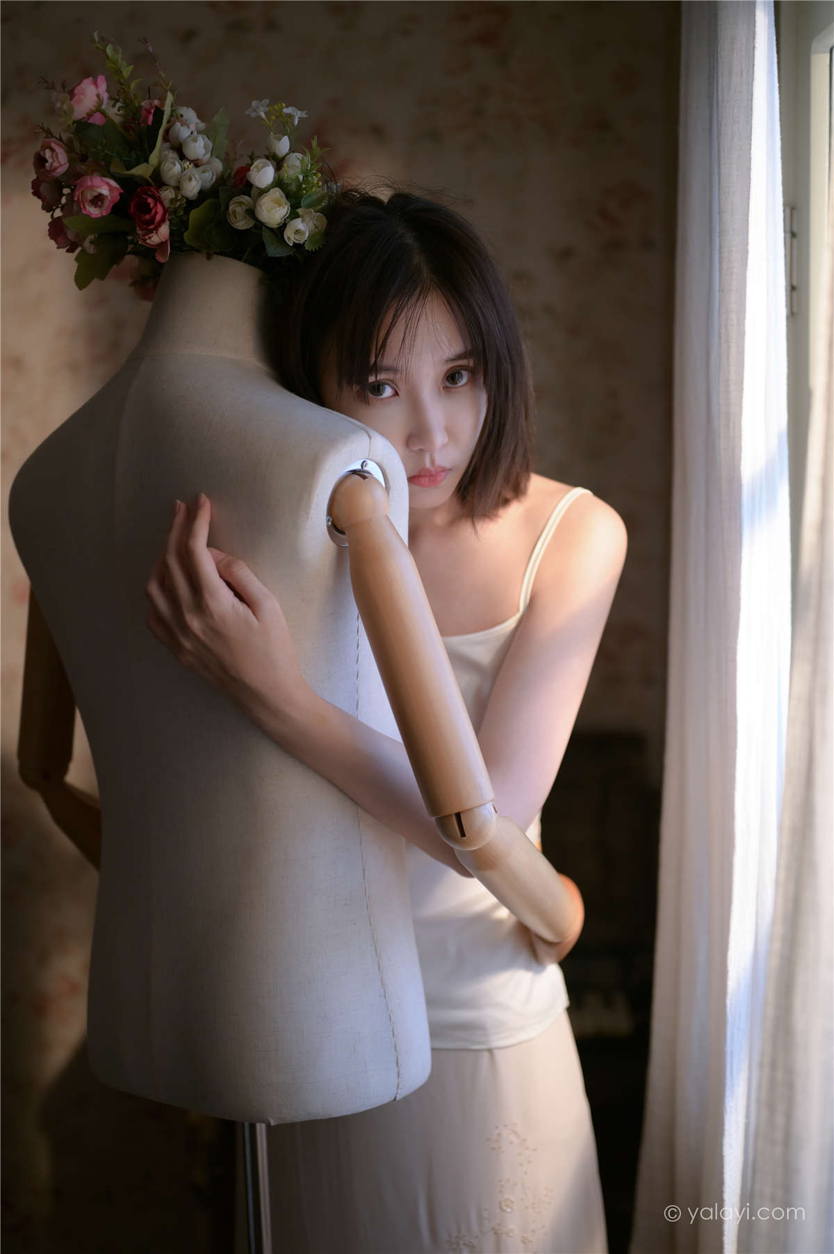 YALAYI雅拉伊 NO.696 妍妍 孤独患者-日更街拍