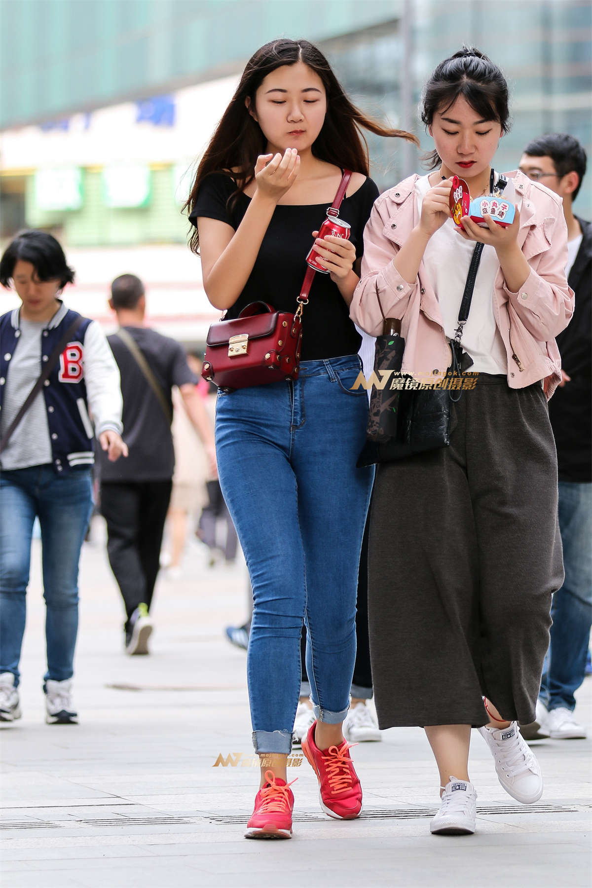 第1338篇★牛仔长发美女★-日更街拍