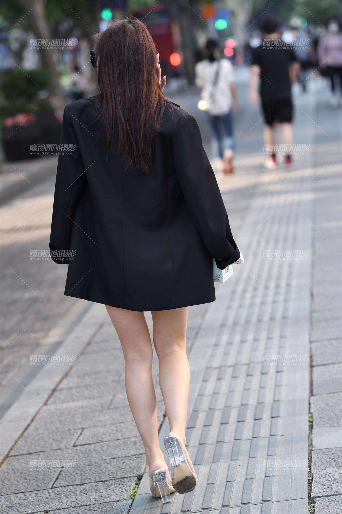 图片[2]-【咔喳赛帖】对面的短裙高跟-日更街拍