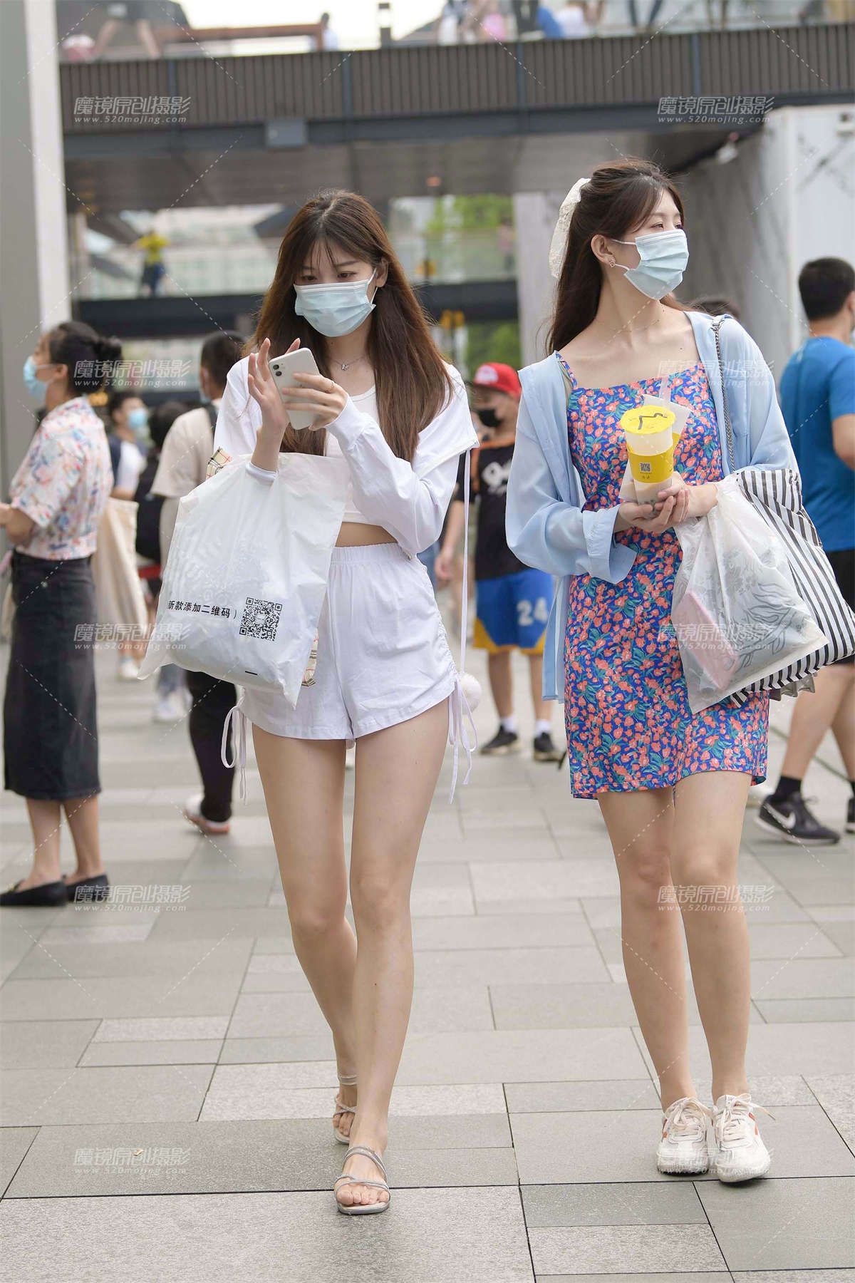 肉腿女孩-日更街拍