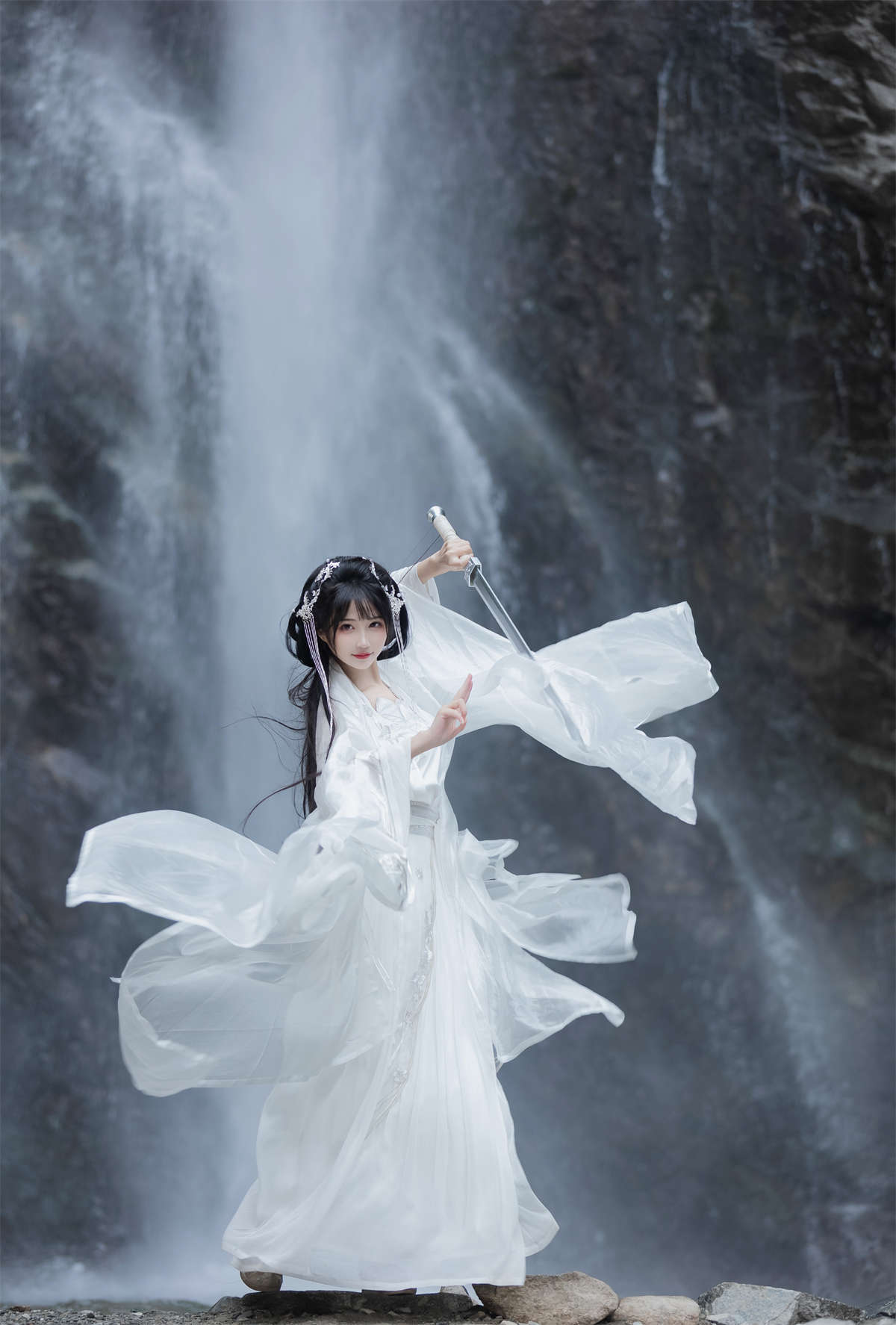 图片[2]-YITUYU艺图语 2025.04.05 一剑破长空 绮罗生的小苏苏-日更街拍