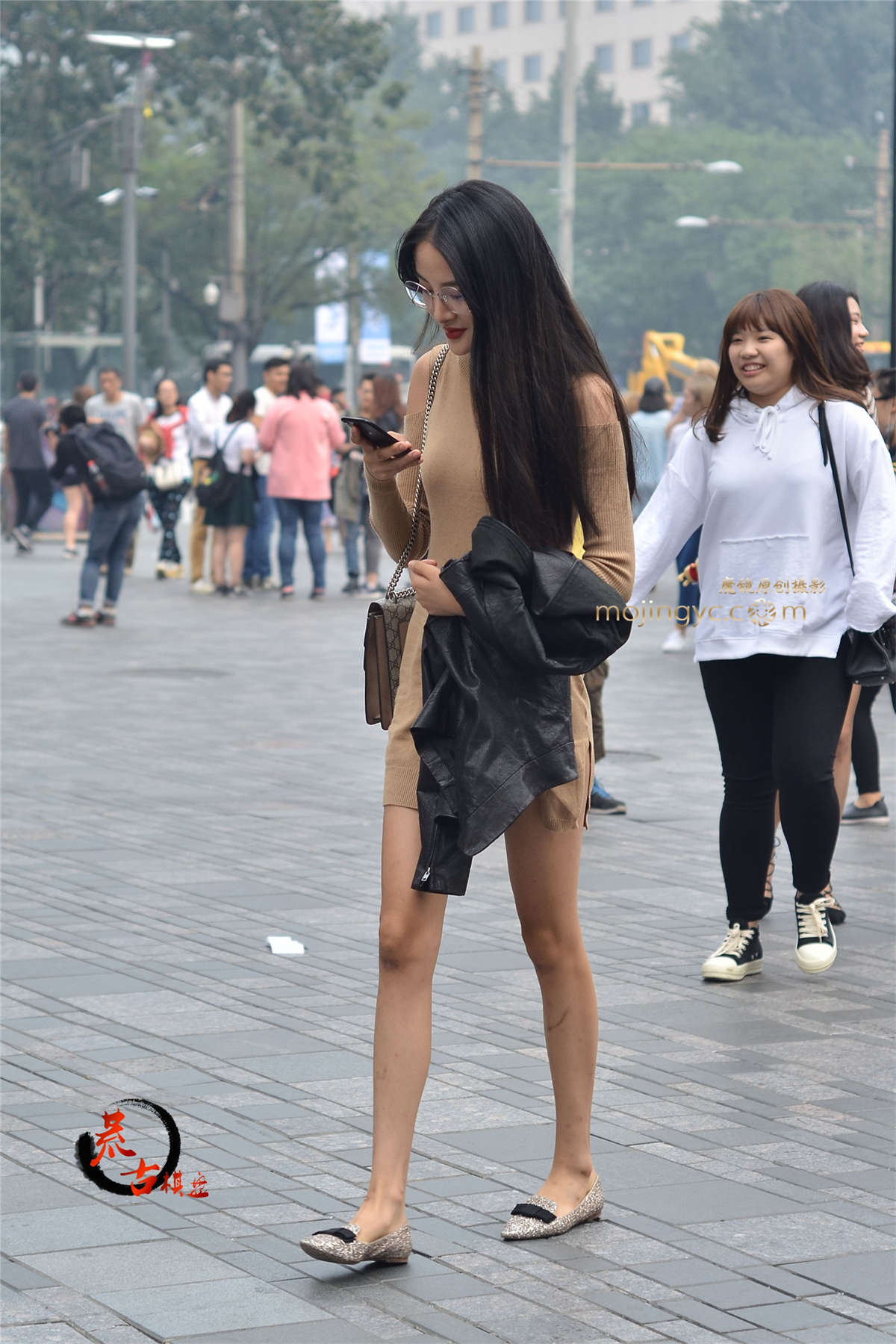 10-11 裸色裙-日更街拍