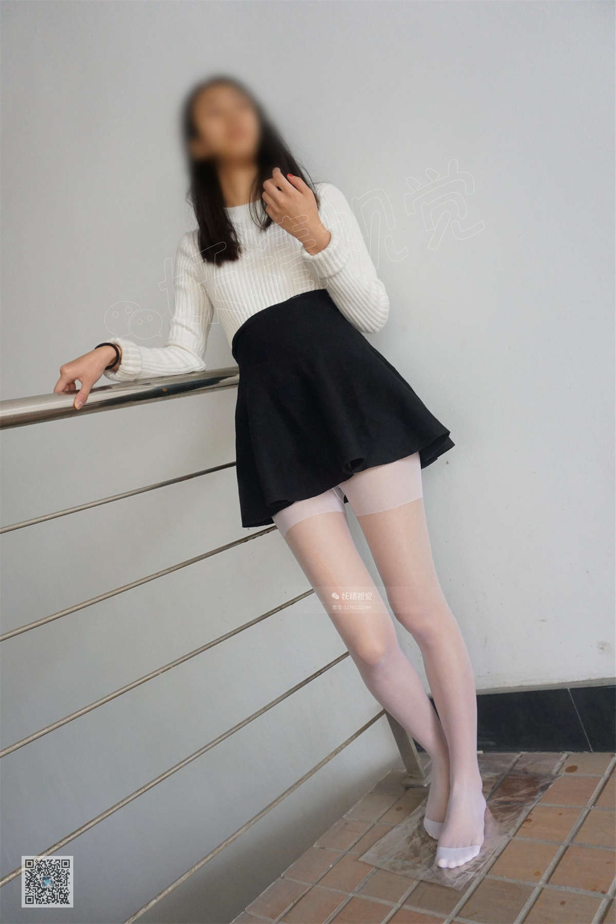 图片[2]-妖精视觉 NO.044 诗诗 风吹起白丝袜-日更街拍