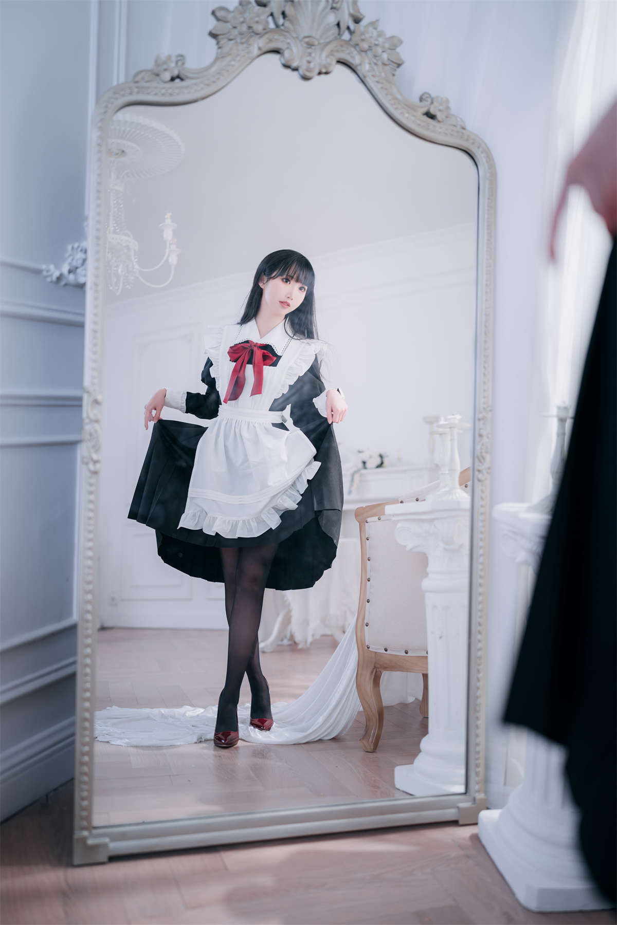 图片[2]-面饼仙儿 NO.144 红高跟女仆-日更街拍