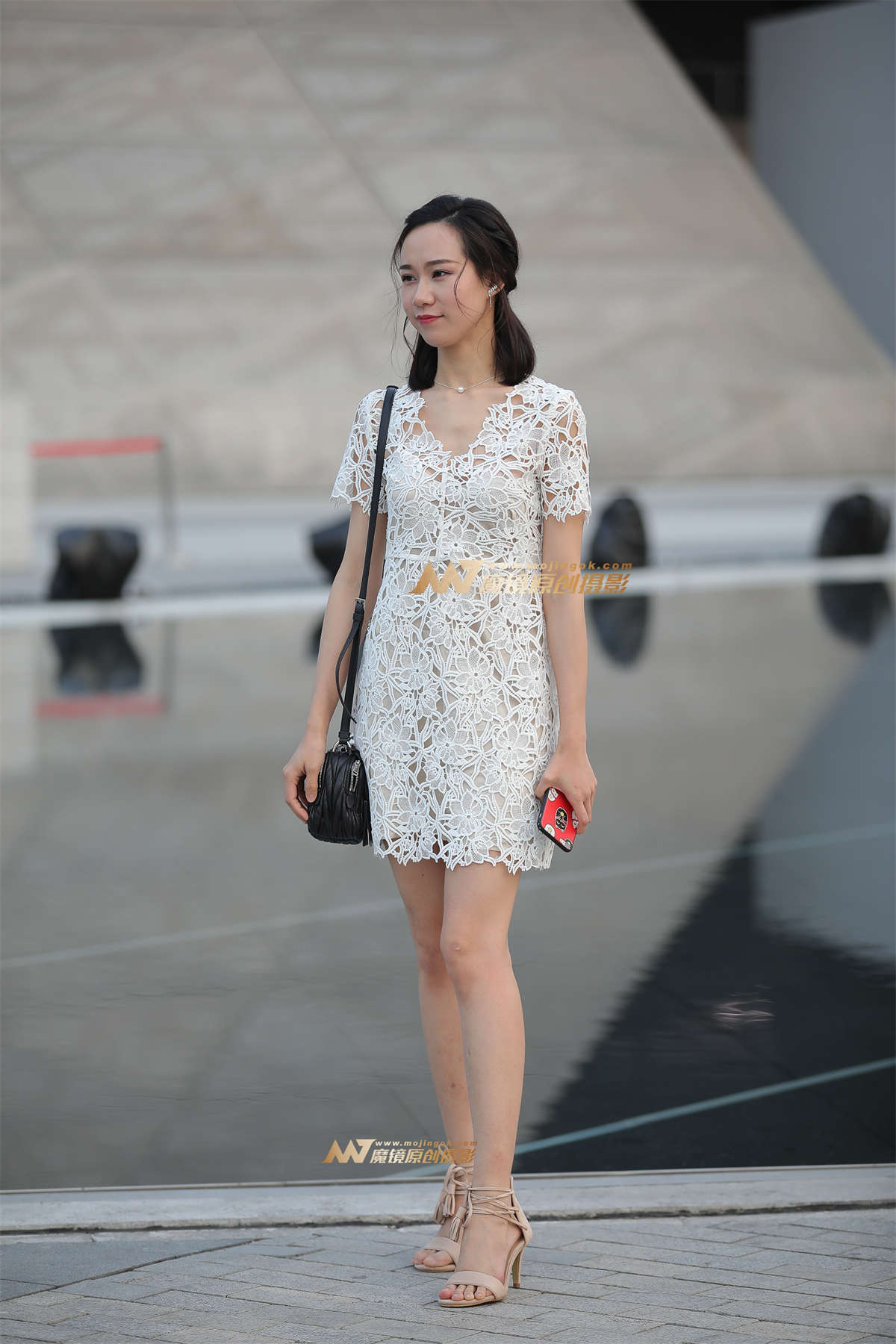 【凯恩赛贴】俏丽又不失可爱的美少妇-日更街拍