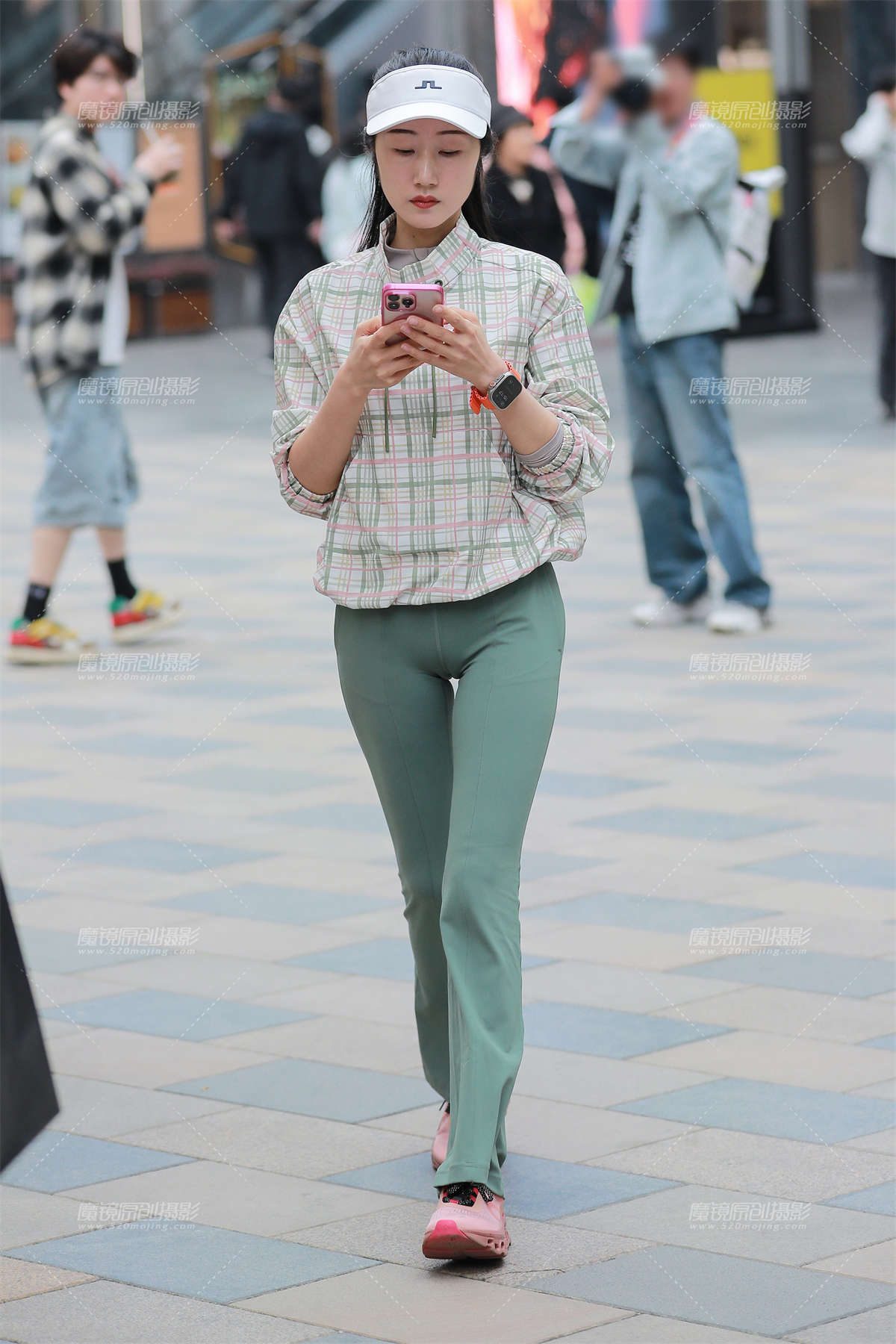 图片[2]-紧身绿色瑜伽裤-日更街拍