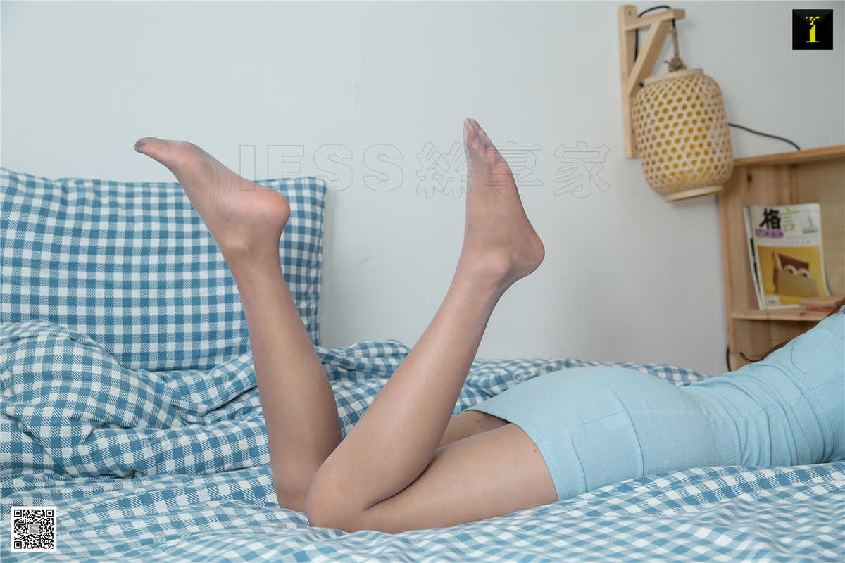 IESS异思趣向 丝享家524期：蓝蓝的婉萍婉萍-日更街拍