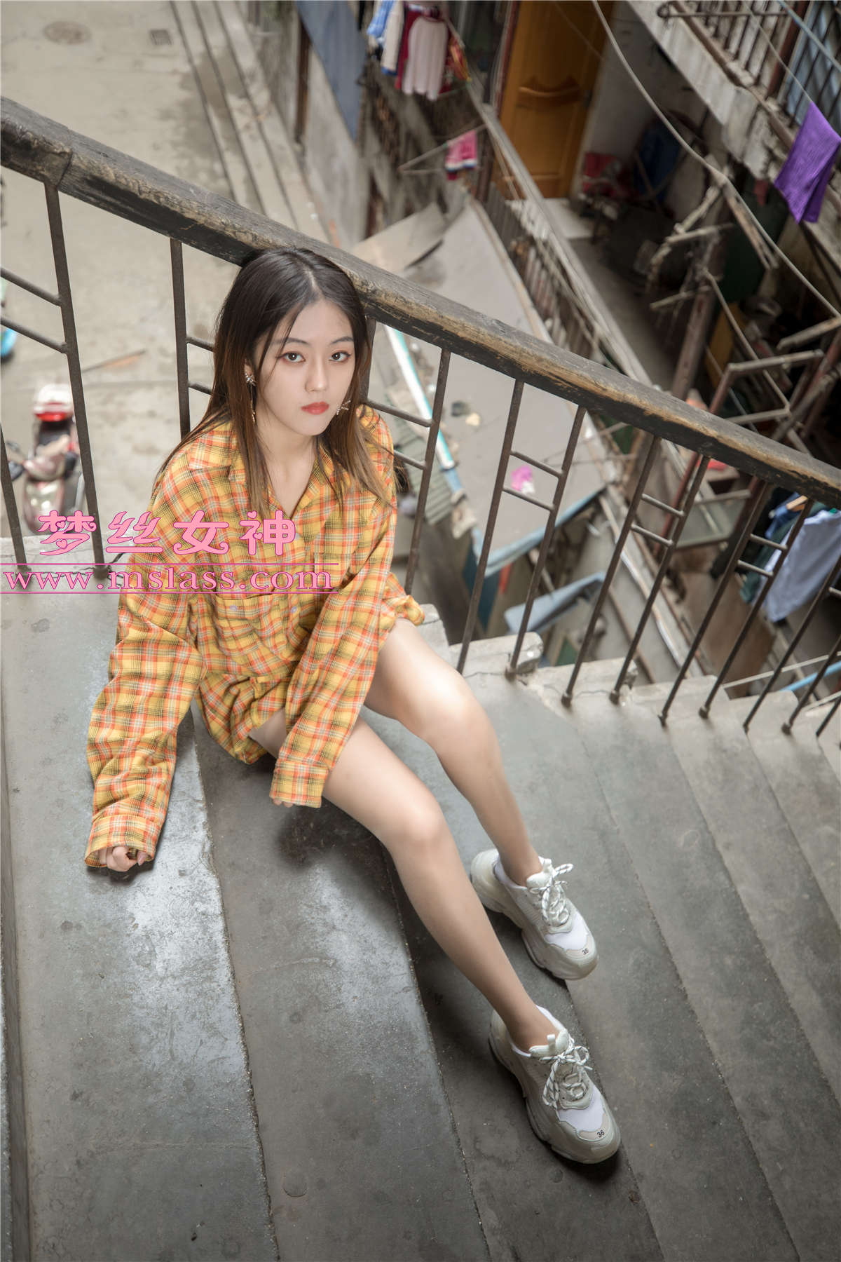 2019.04.23 梦素 复古楼的性感美-日更街拍