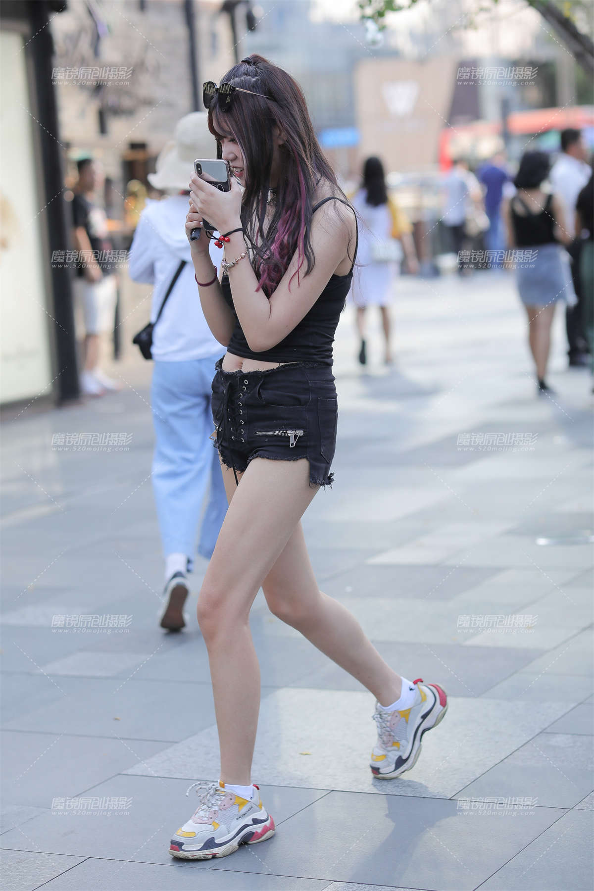 害羞的长腿女孩-日更街拍