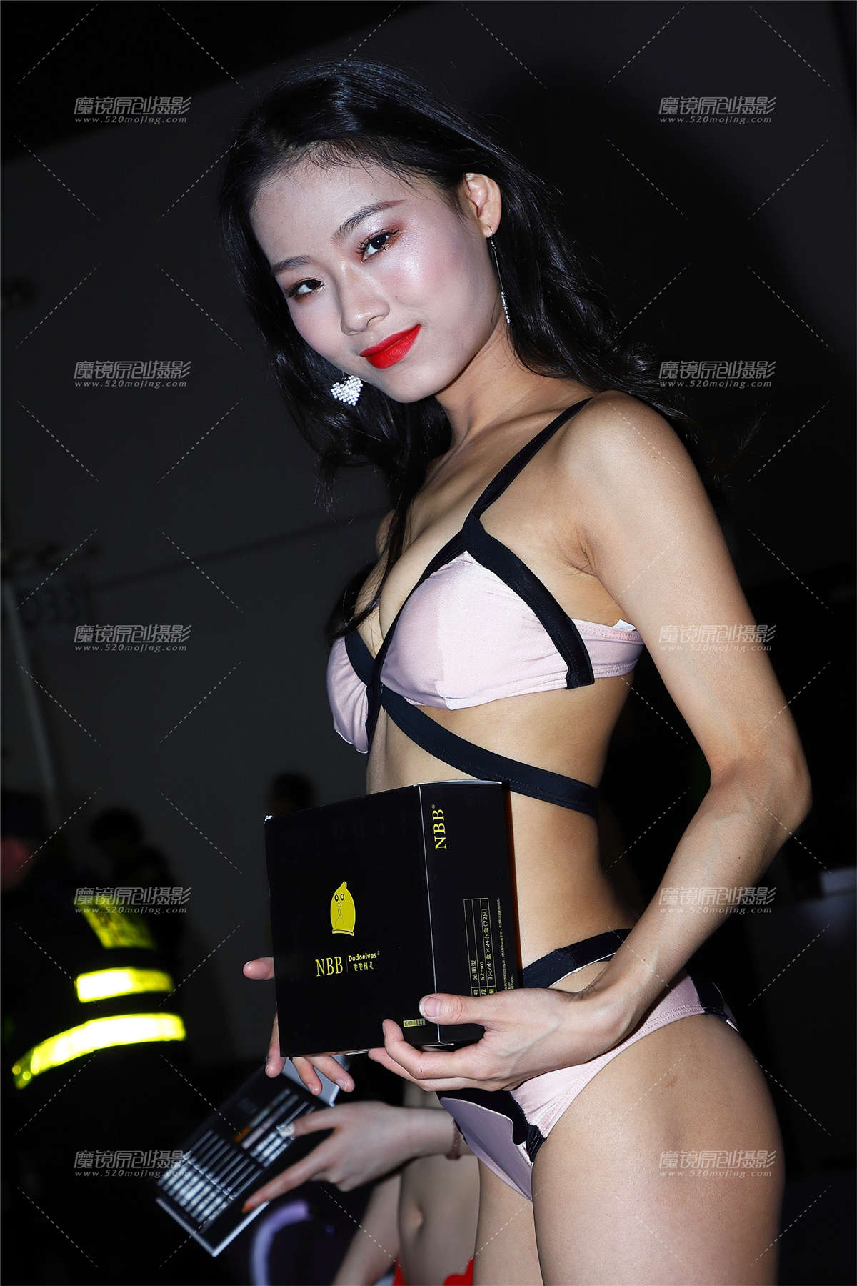 【Mark赛帖】粉色比基尼产品展示-日更街拍