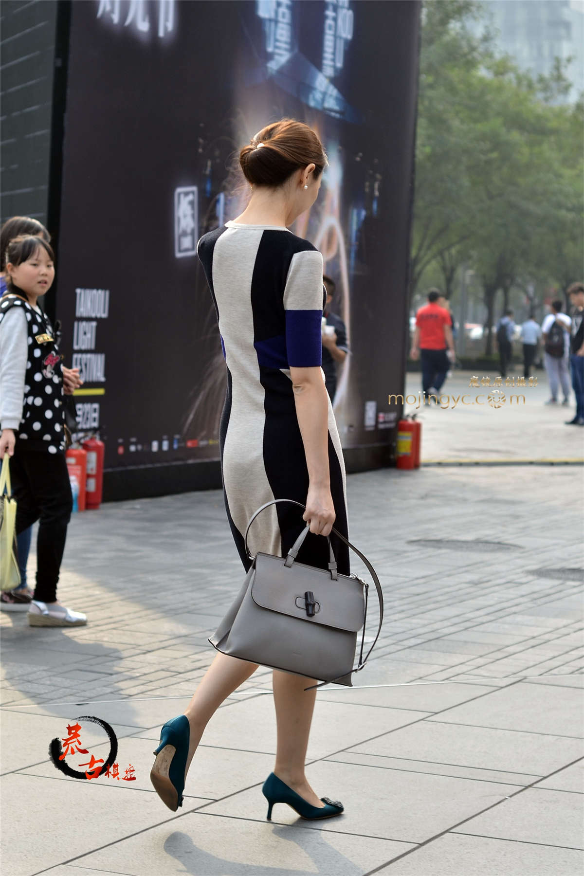 图片[2]-10-12 拼接色裙子-日更街拍