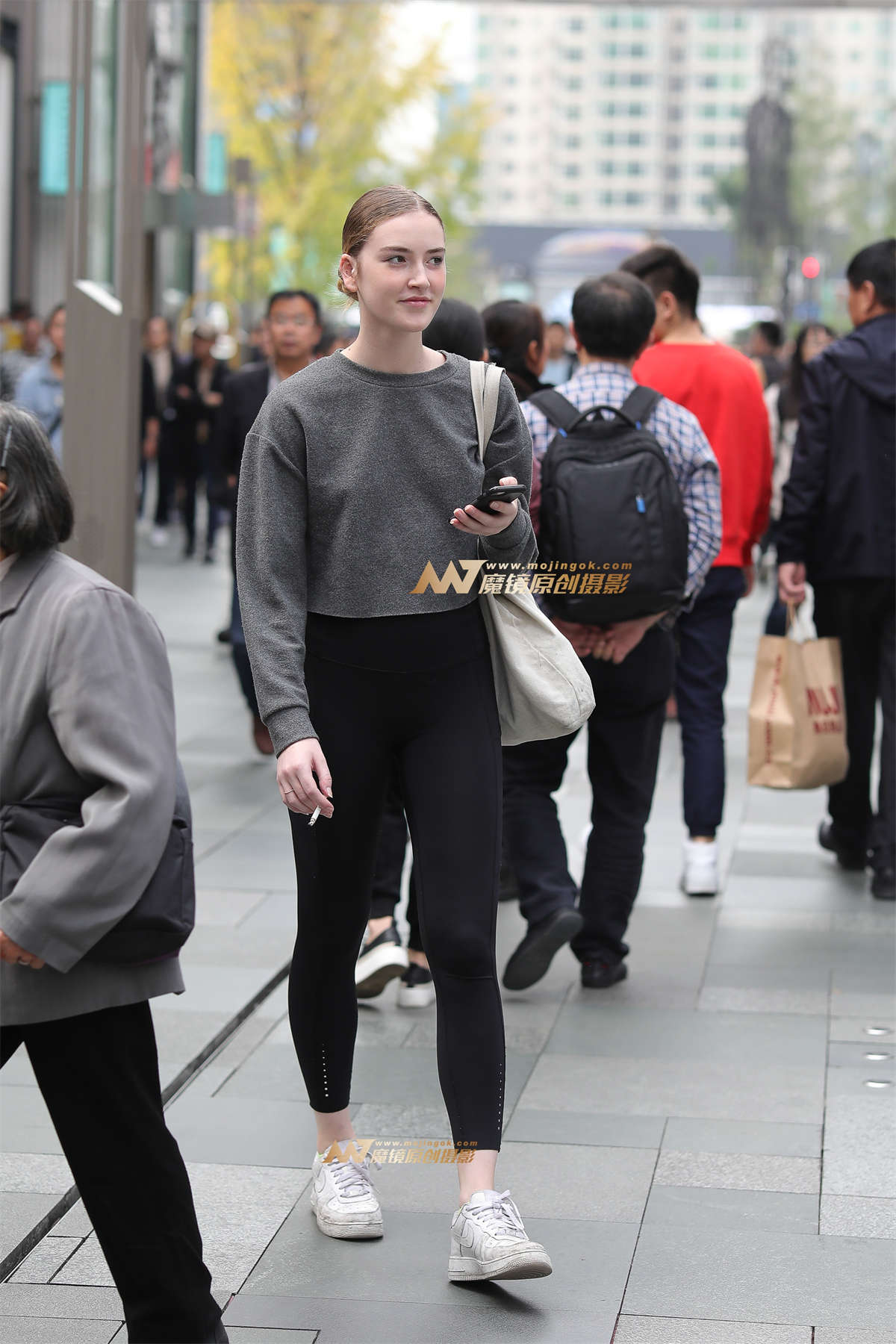 【凯恩赛贴】清秀漂亮的俄罗斯姑娘-日更街拍