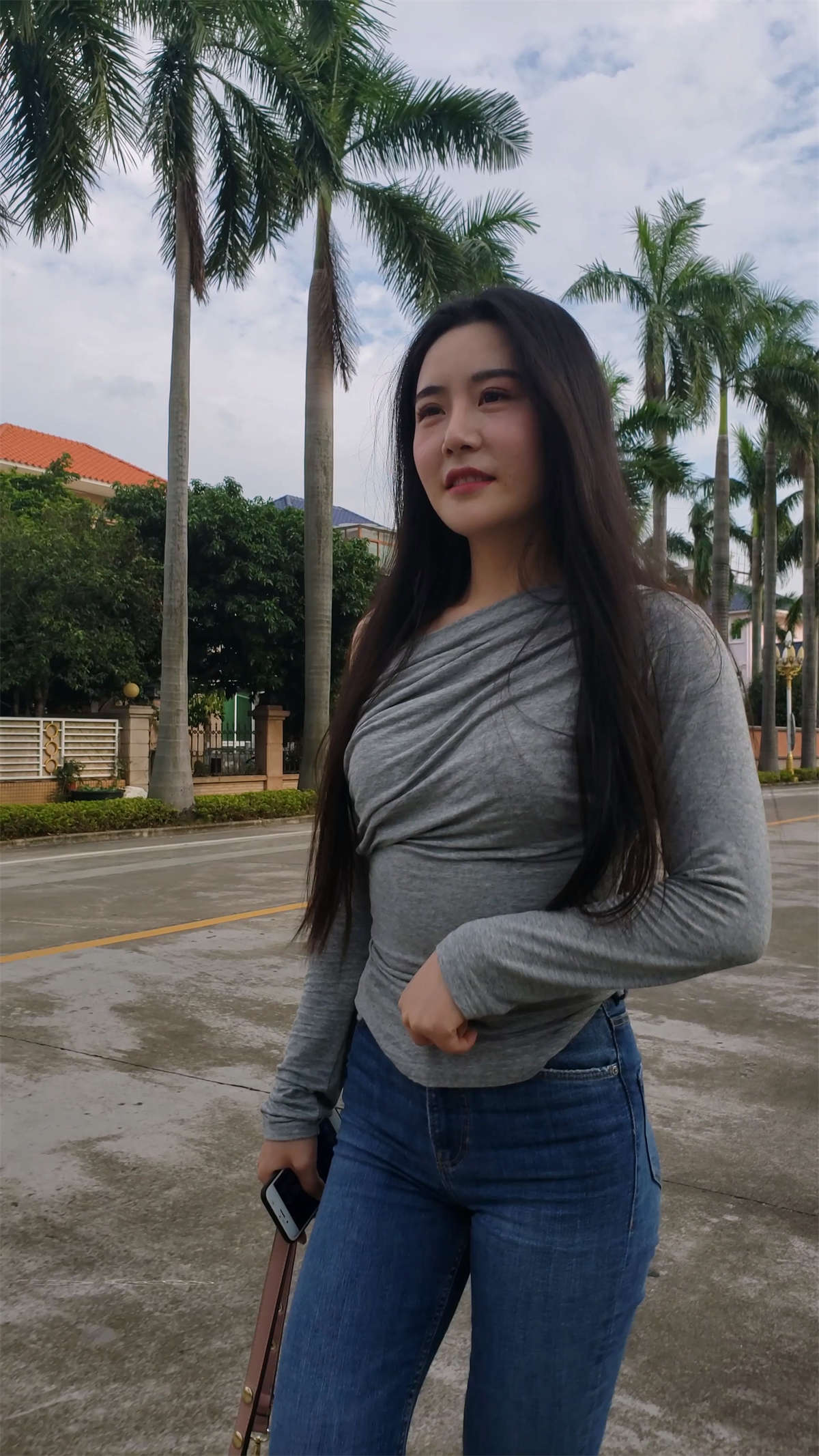 图片[2]-紧身牛仔美女街拍-日更街拍